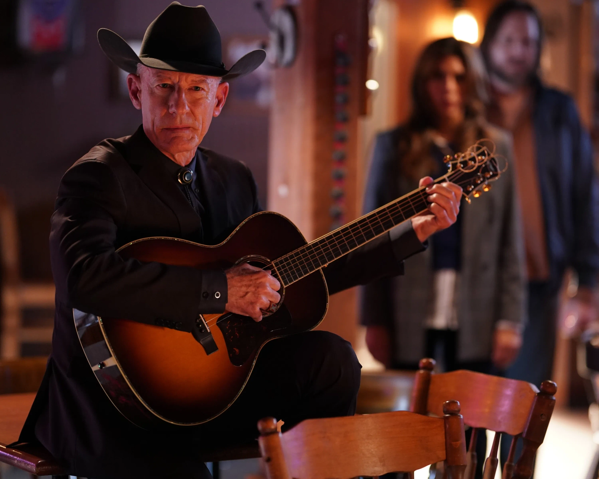 Lyle Lovett, Jamie-Lynn Sigler, and Ryan O'Nan in Big Sky (2020)