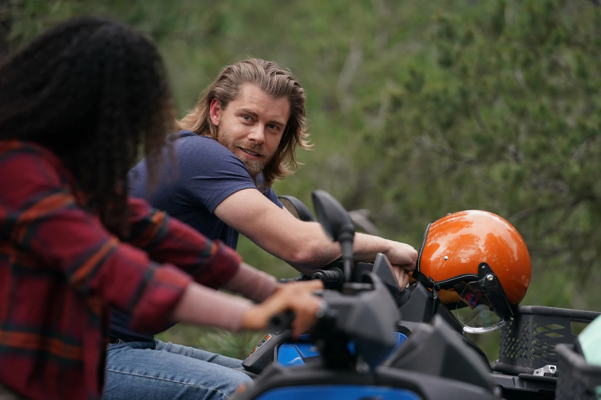 Luke Mitchell and Kylie Bunbury in Big Sky (2020)