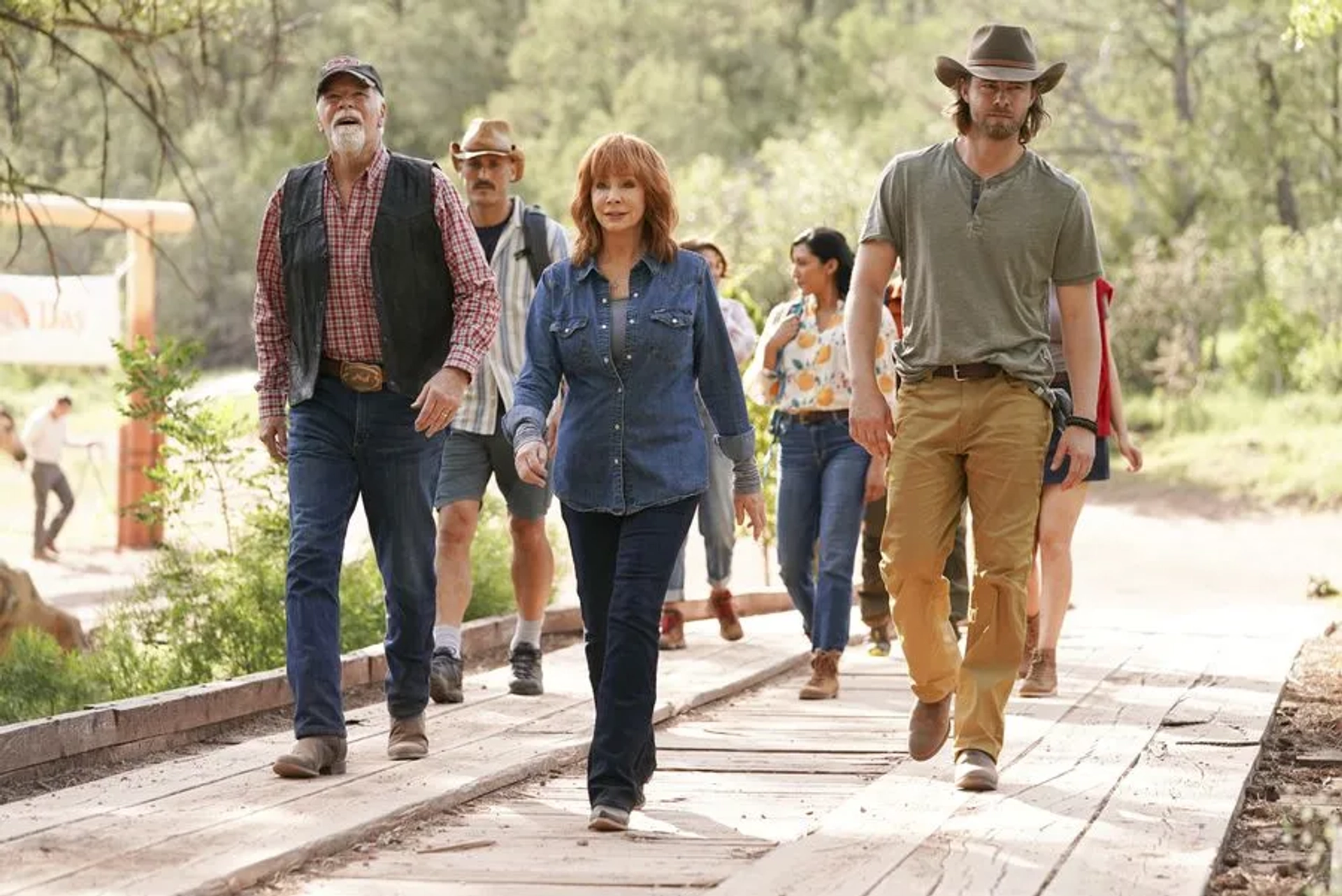 Reba McEntire, Rex Linn, Dylan Kenin, Luke Mitchell, and Amy Puente in Big Sky (2020)