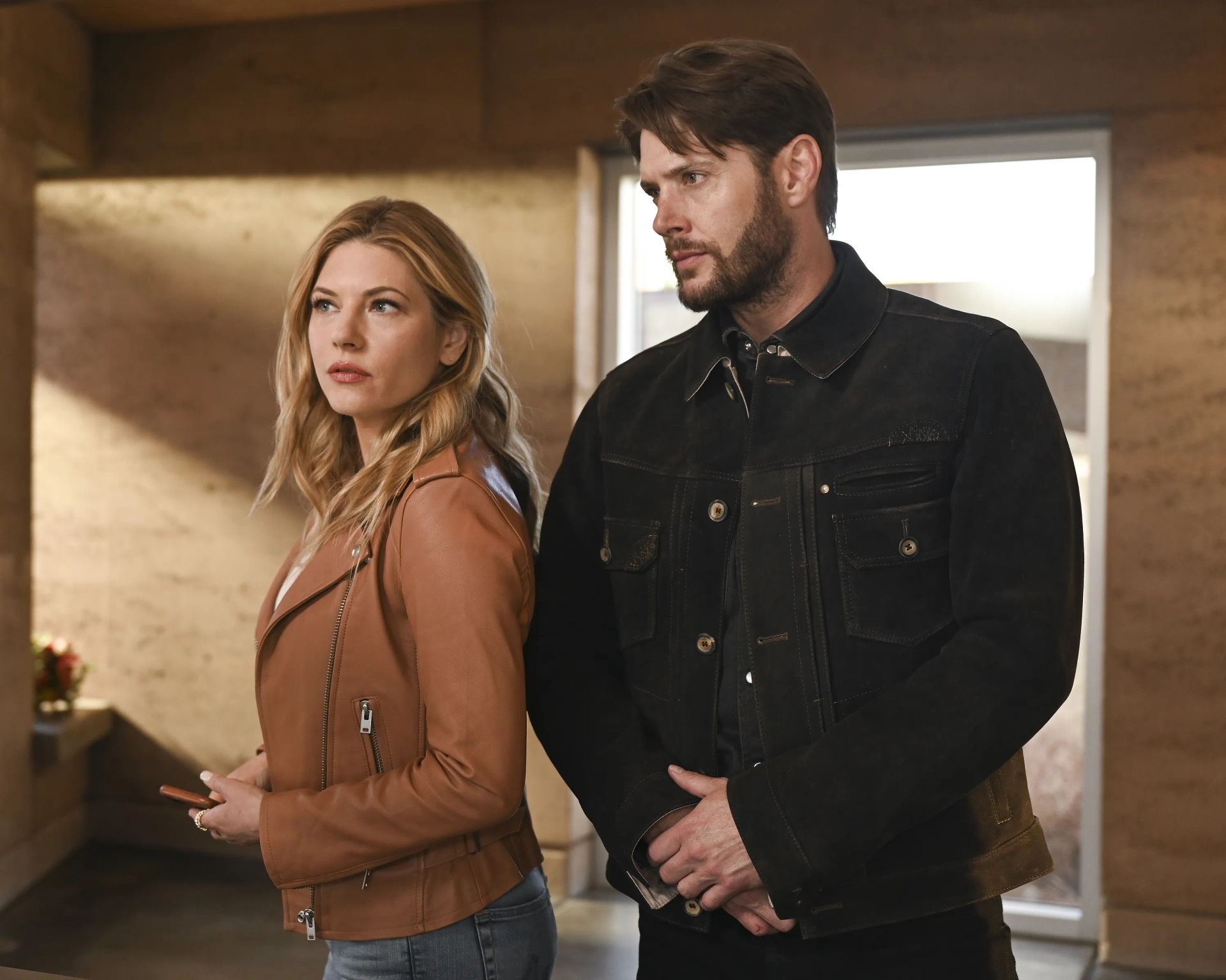 Jensen Ackles and Katheryn Winnick in Big Sky (2020)