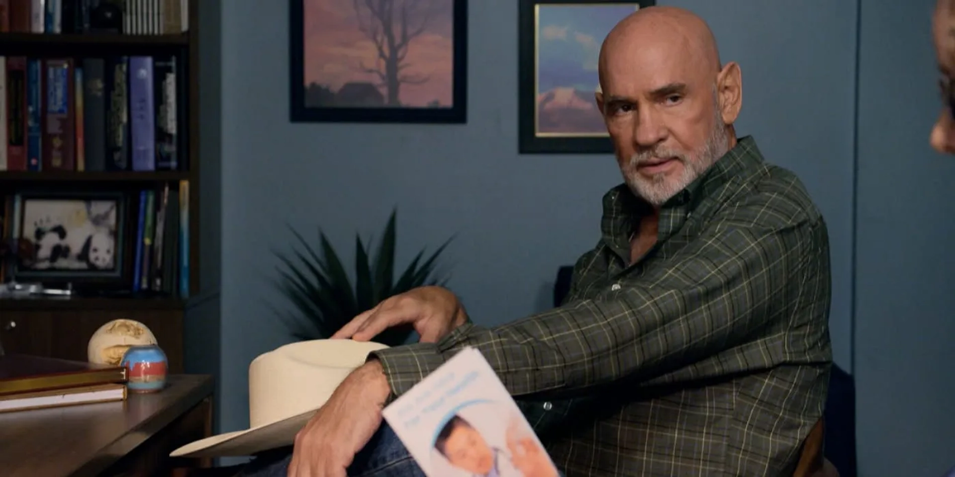 Mitch Pileggi in Walker (2021)