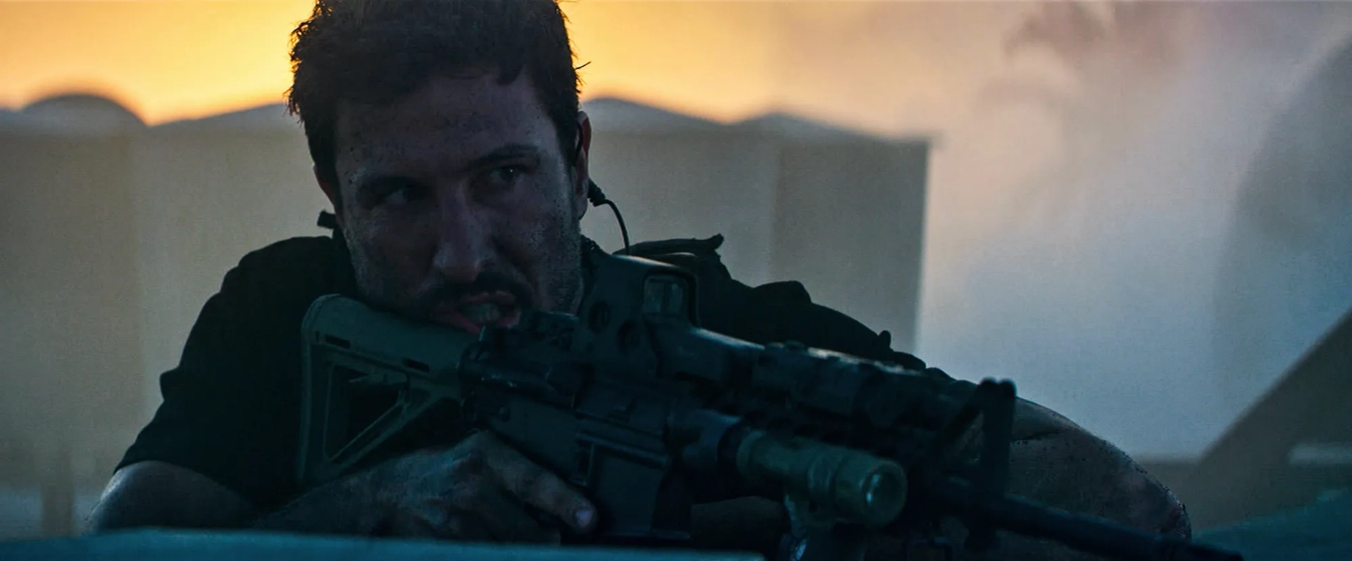 Pablo Schreiber in 13 Hours (2016)