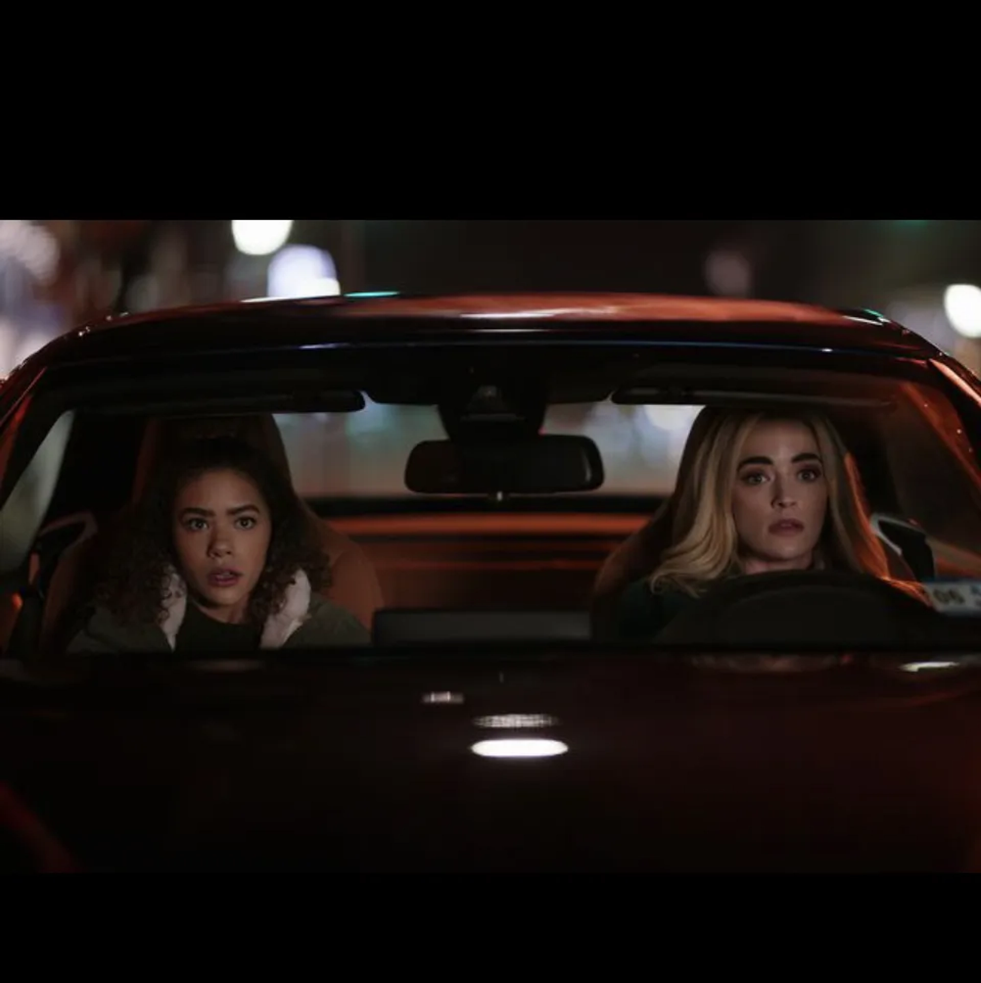 Brianne Howey and Antonia Gentry in Ginny & Georgia (2021)