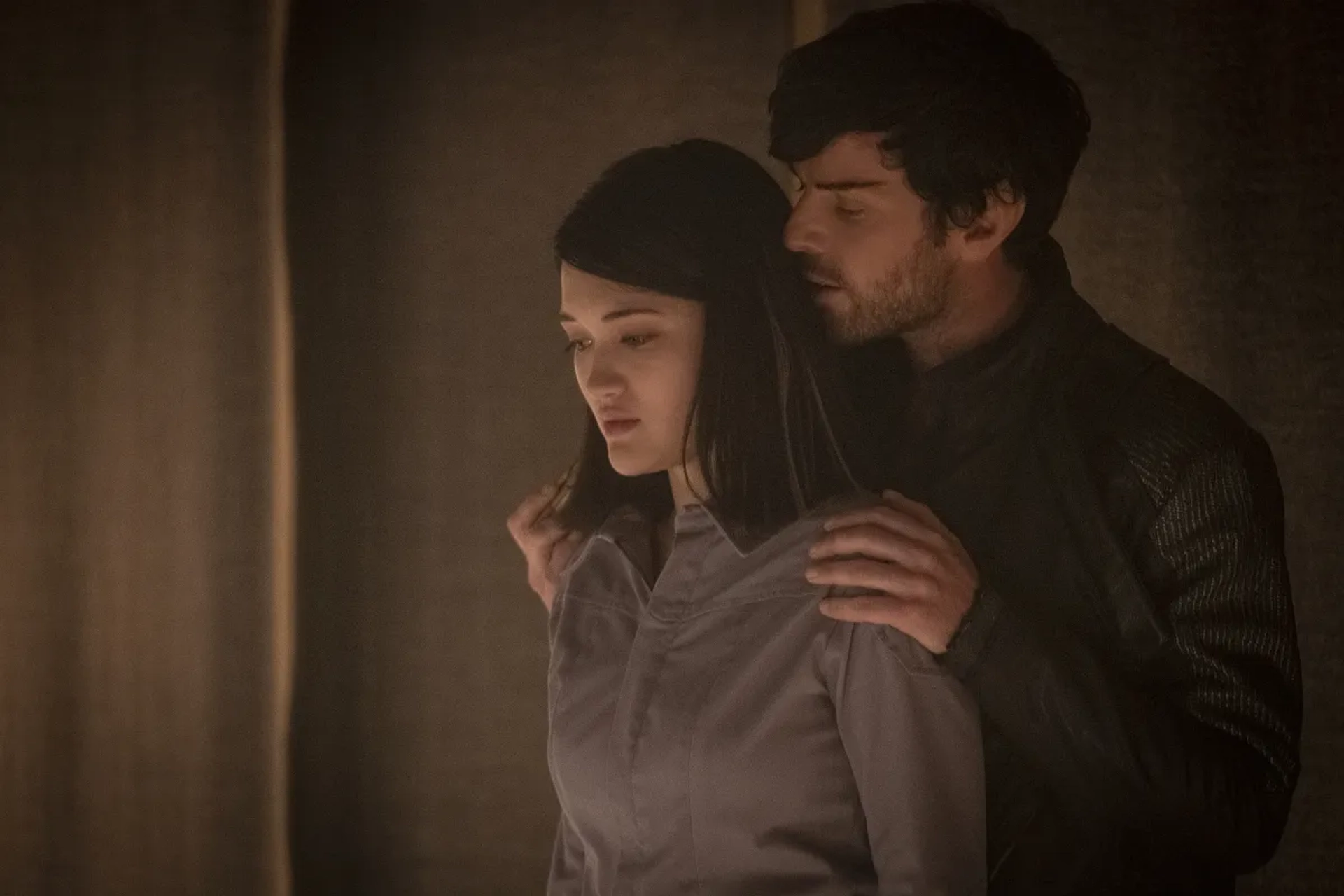 Harry Treadaway and Isa Briones in Star Trek: Picard (2020)