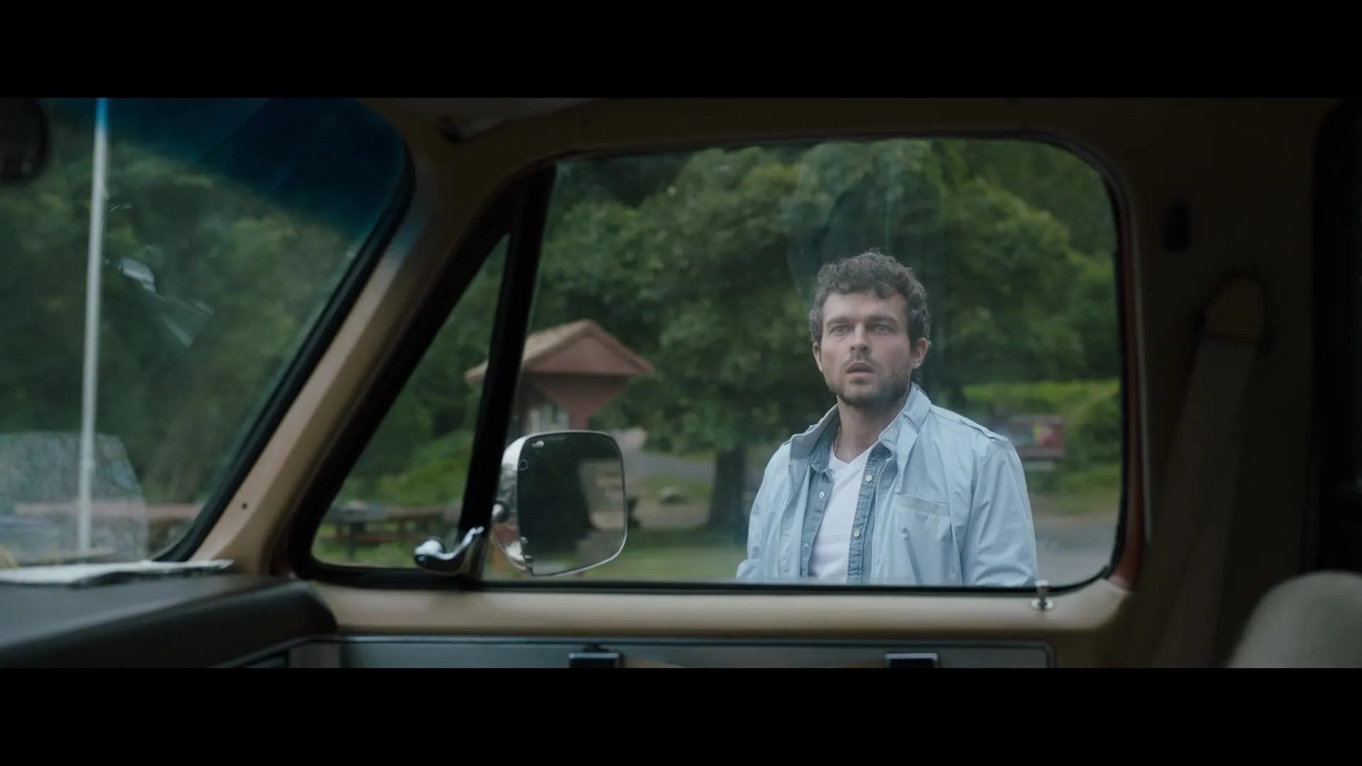 Alden Ehrenreich in Cocaine Bear (2023)
