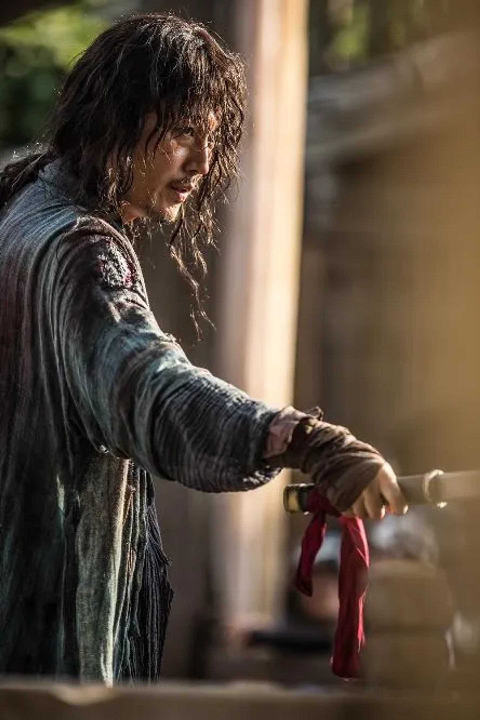 Jang Hyuk in The Swordsman (2020)