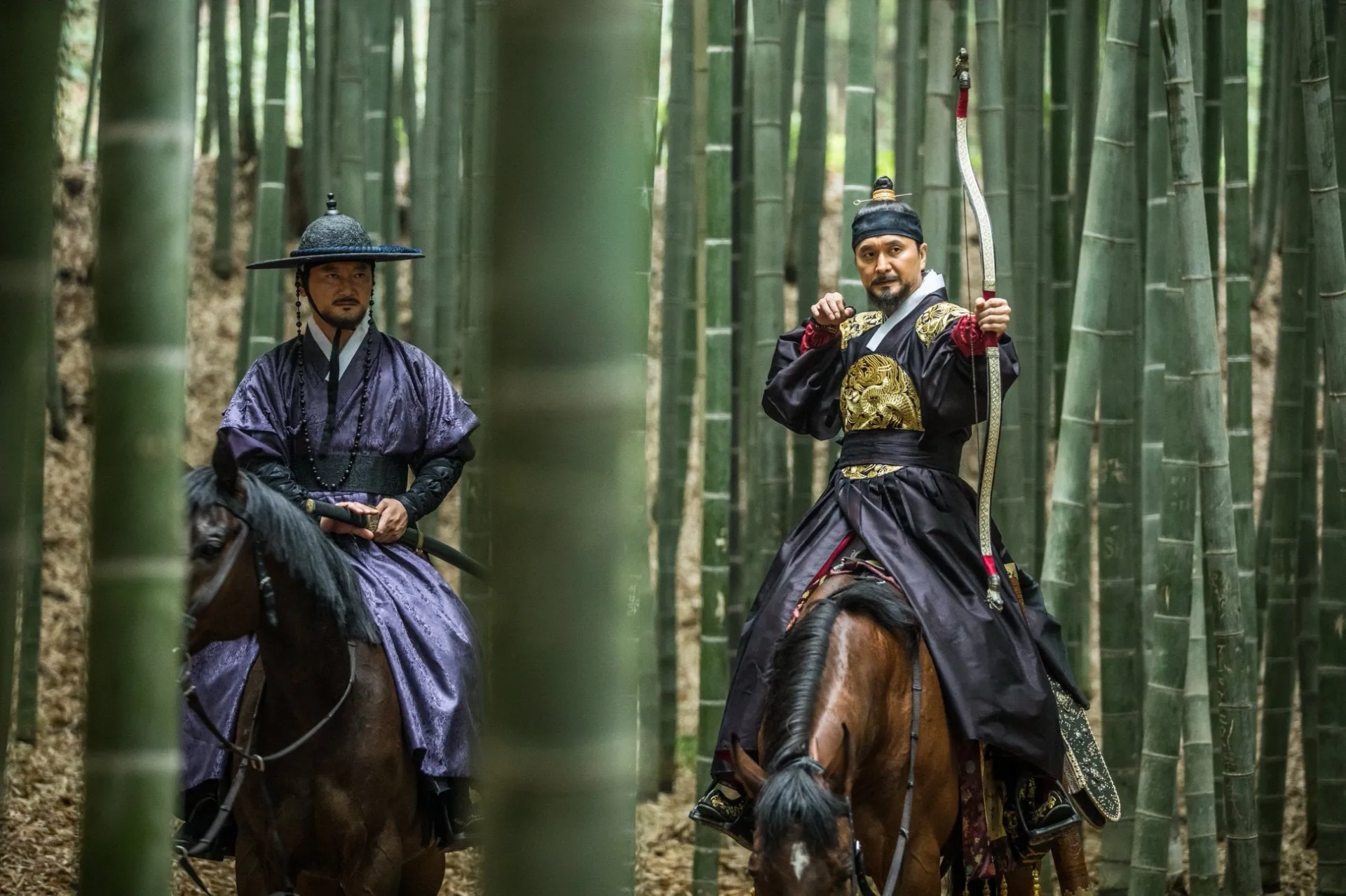 Hyun-Sung Jang and Man-sik Jeong in The Swordsman (2020)