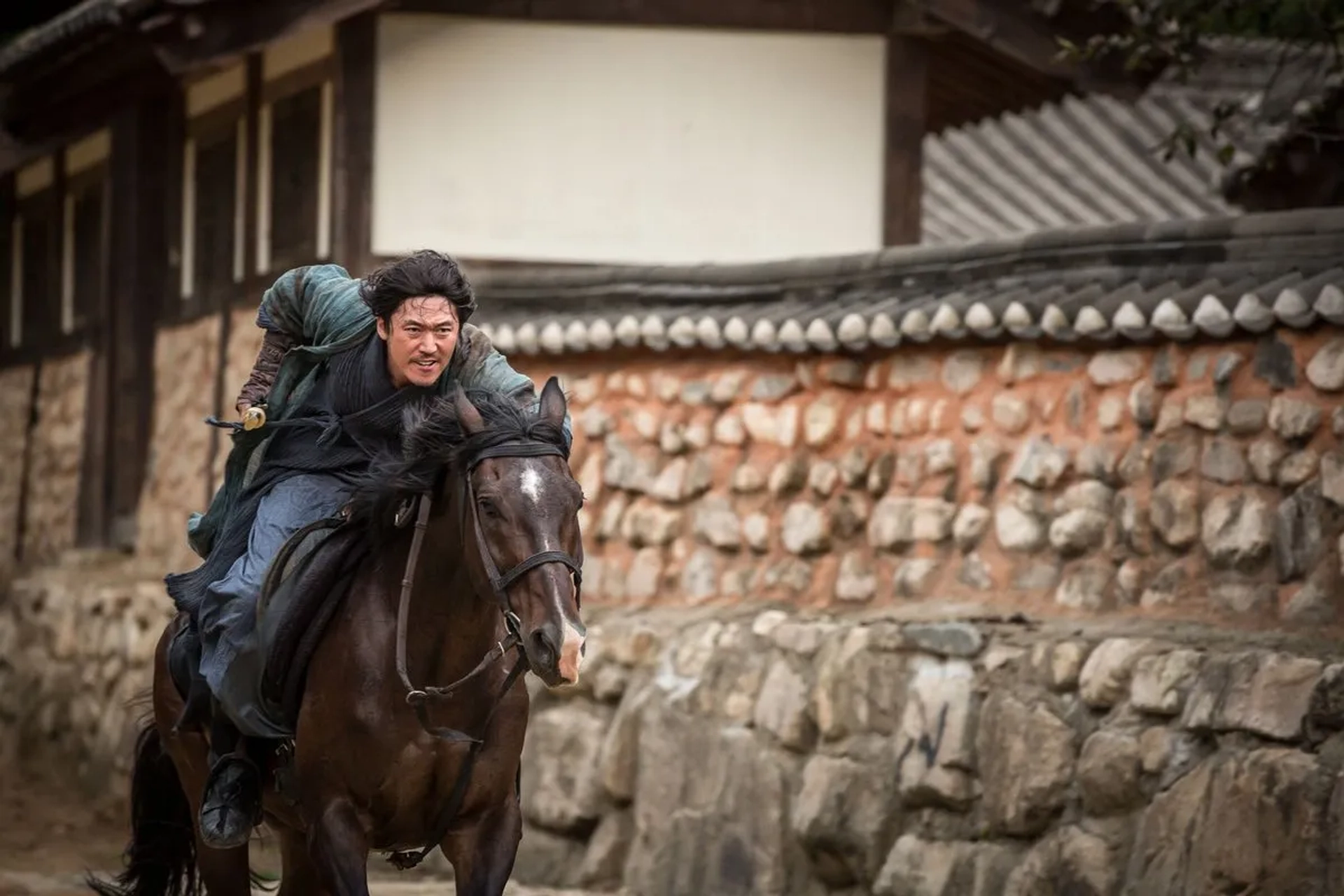 Jang Hyuk in The Swordsman (2020)