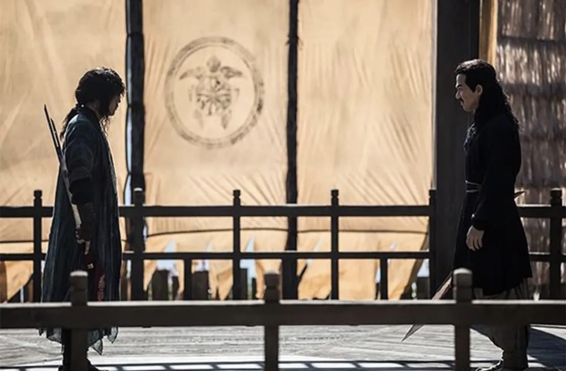 Jang Hyuk and Joe Taslim in The Swordsman (2020)