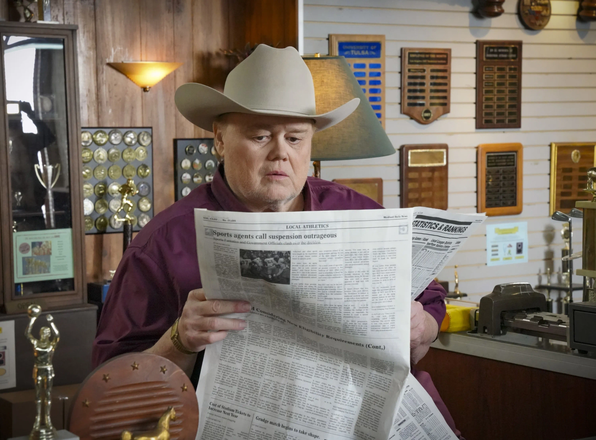 Louie Anderson at an event for Young Sheldon: An Academic Crime and a More Romantic Taco Bell (2020)