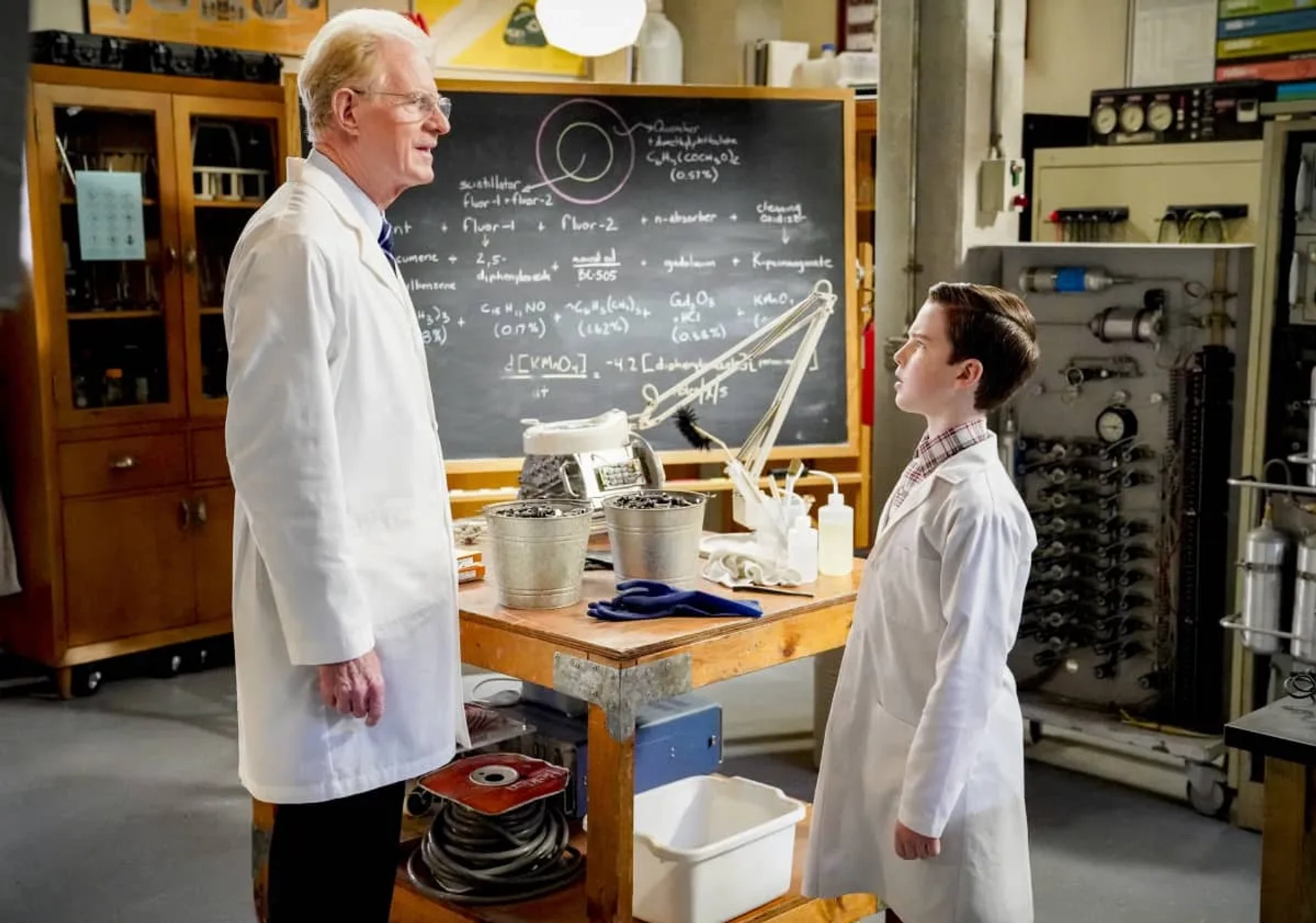 Ed Begley Jr. and Iain Armitage in Young Sheldon: Cowboy Aerobics and 473 Grease-Free Bolts (2021)