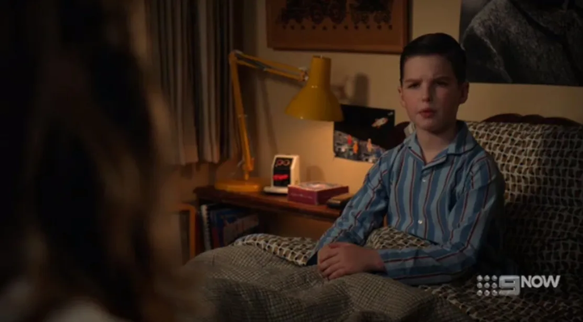 Iain Armitage in Young Sheldon: A Pineapple and the Bosom of Male Friendship (2019)