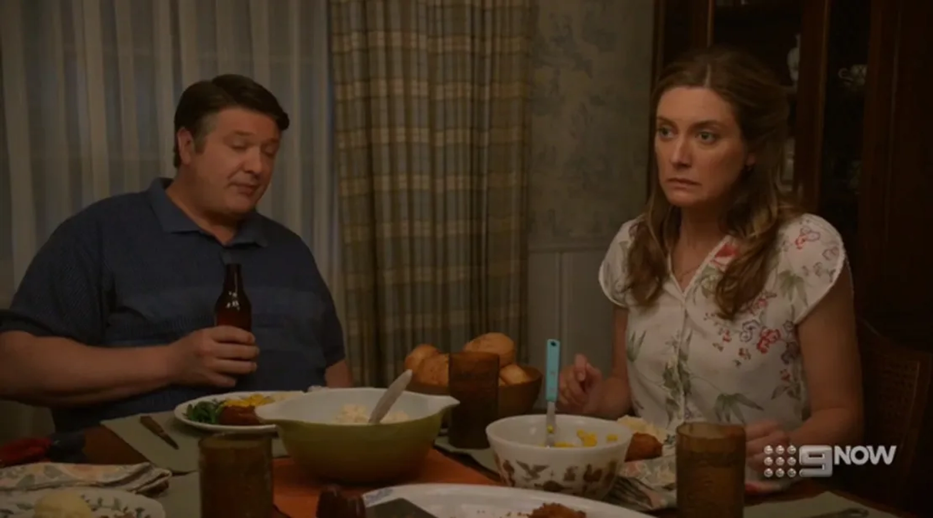 Lance Barber and Zoe Perry in Young Sheldon: A Pineapple and the Bosom of Male Friendship (2019)