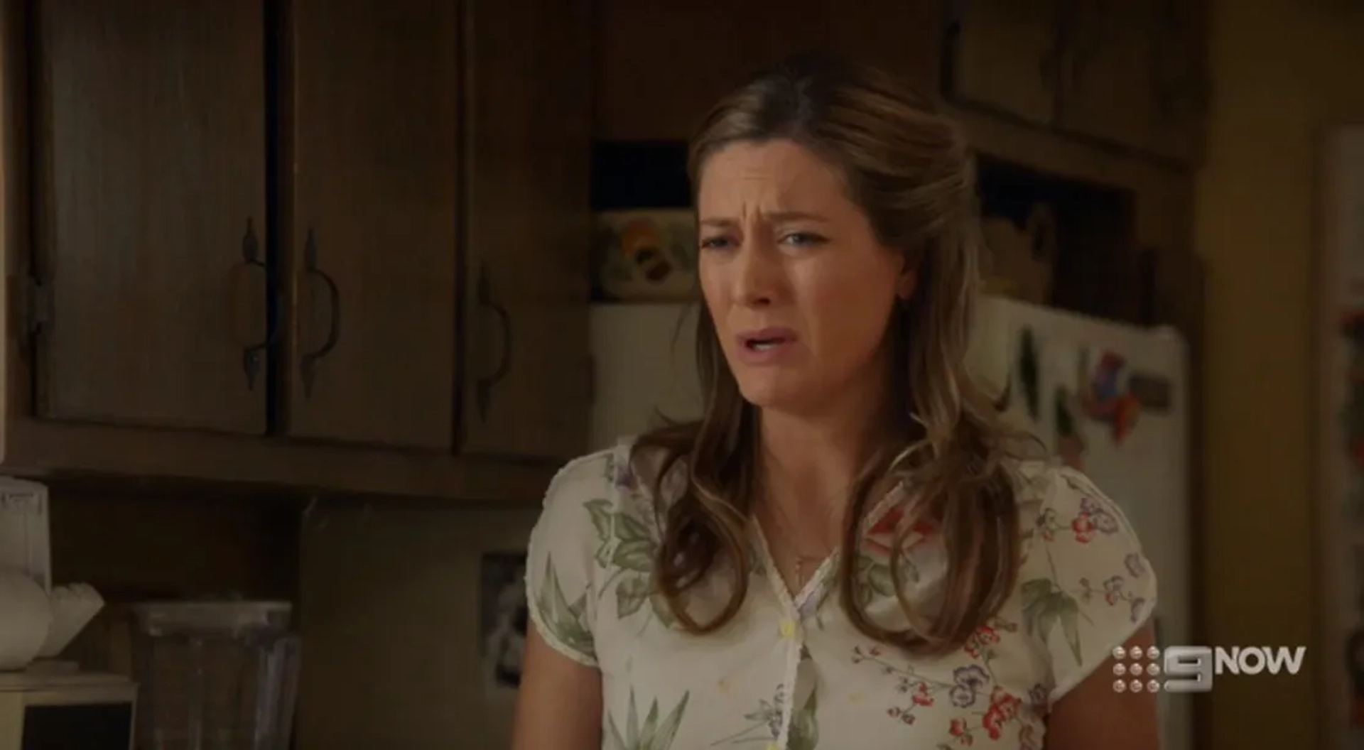 Zoe Perry in Young Sheldon: A Pineapple and the Bosom of Male Friendship (2019)