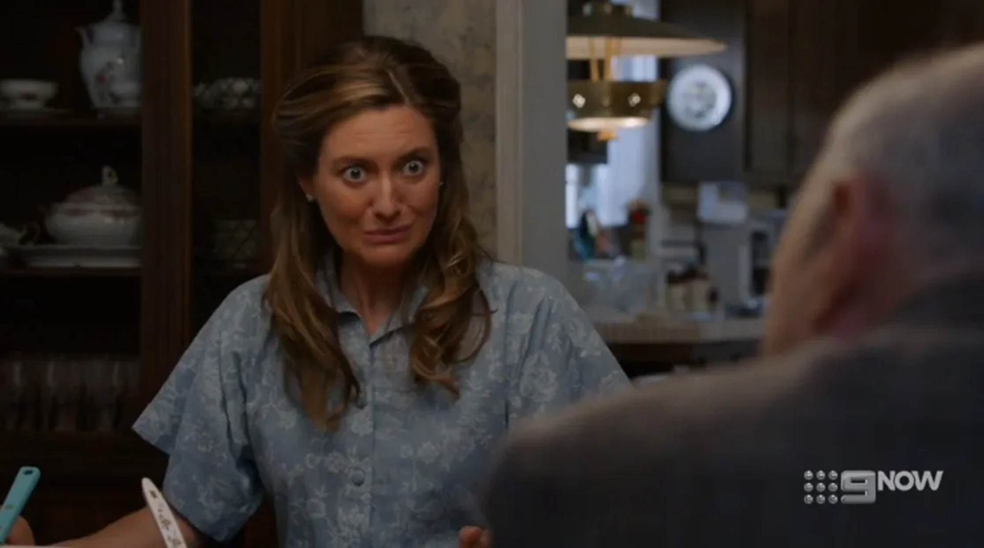 Zoe Perry in Young Sheldon: A Pineapple and the Bosom of Male Friendship (2019)