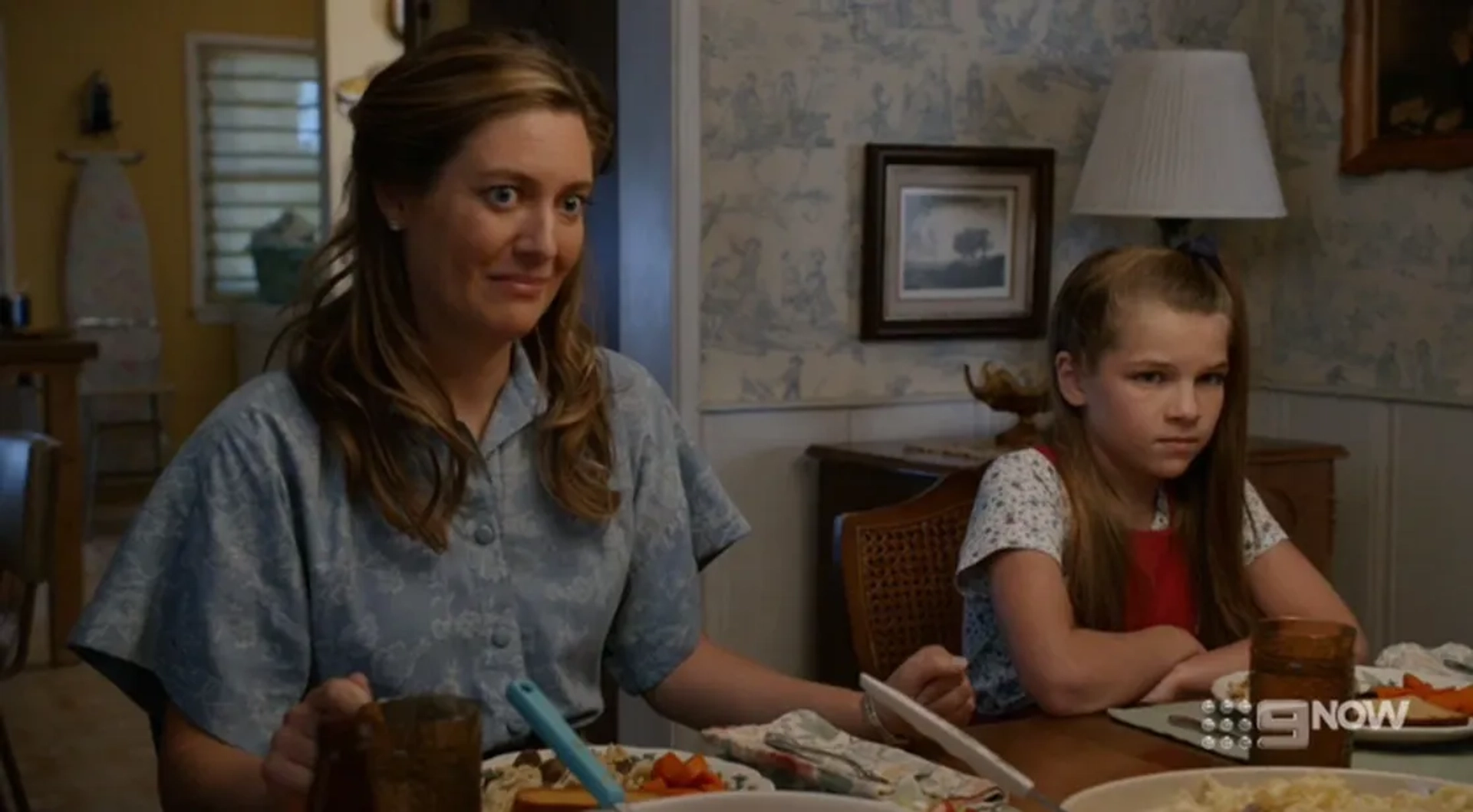 Zoe Perry and Raegan Revord in Young Sheldon: A Pineapple and the Bosom of Male Friendship (2019)