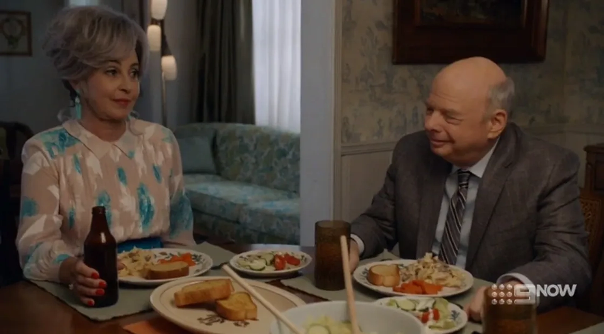 Annie Potts and Wallace Shawn in Young Sheldon: A Pineapple and the Bosom of Male Friendship (2019)