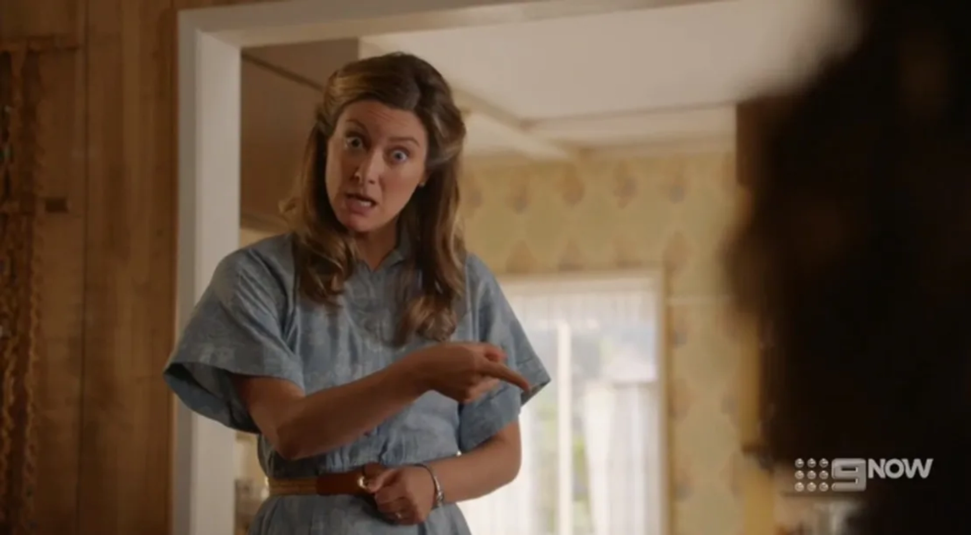 Zoe Perry in Young Sheldon: A Pineapple and the Bosom of Male Friendship (2019)