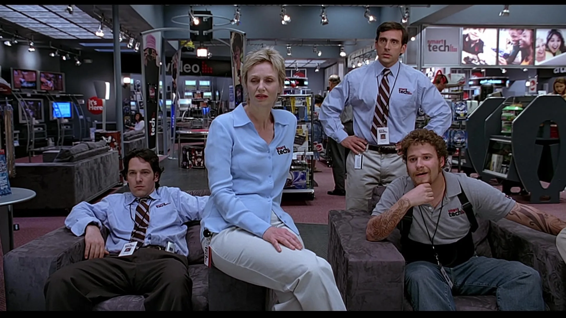 Steve Carell, Jane Lynch, Seth Rogen, and Paul Rudd in The 40-Year-Old Virgin (2005)