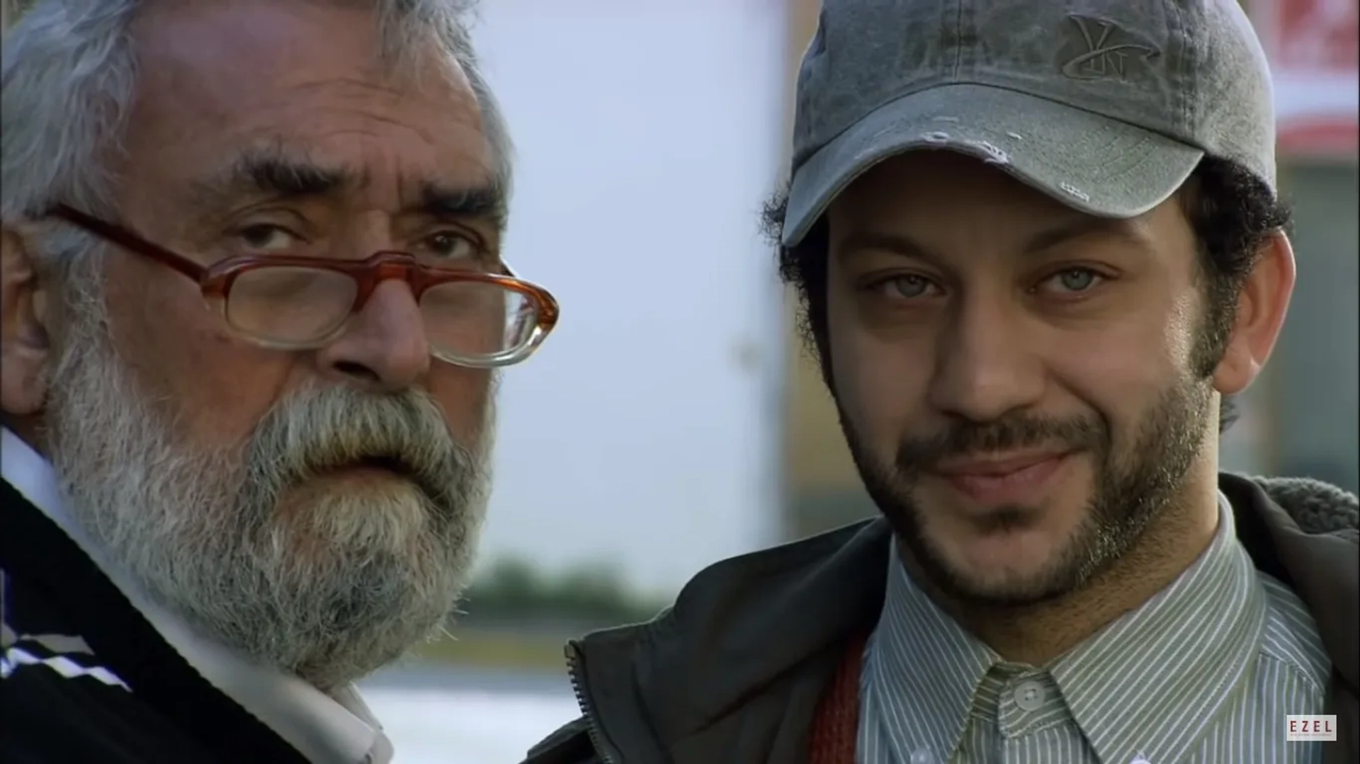 Riza Kocaoglu and Bayazit Gülercan in Ezel (2009)