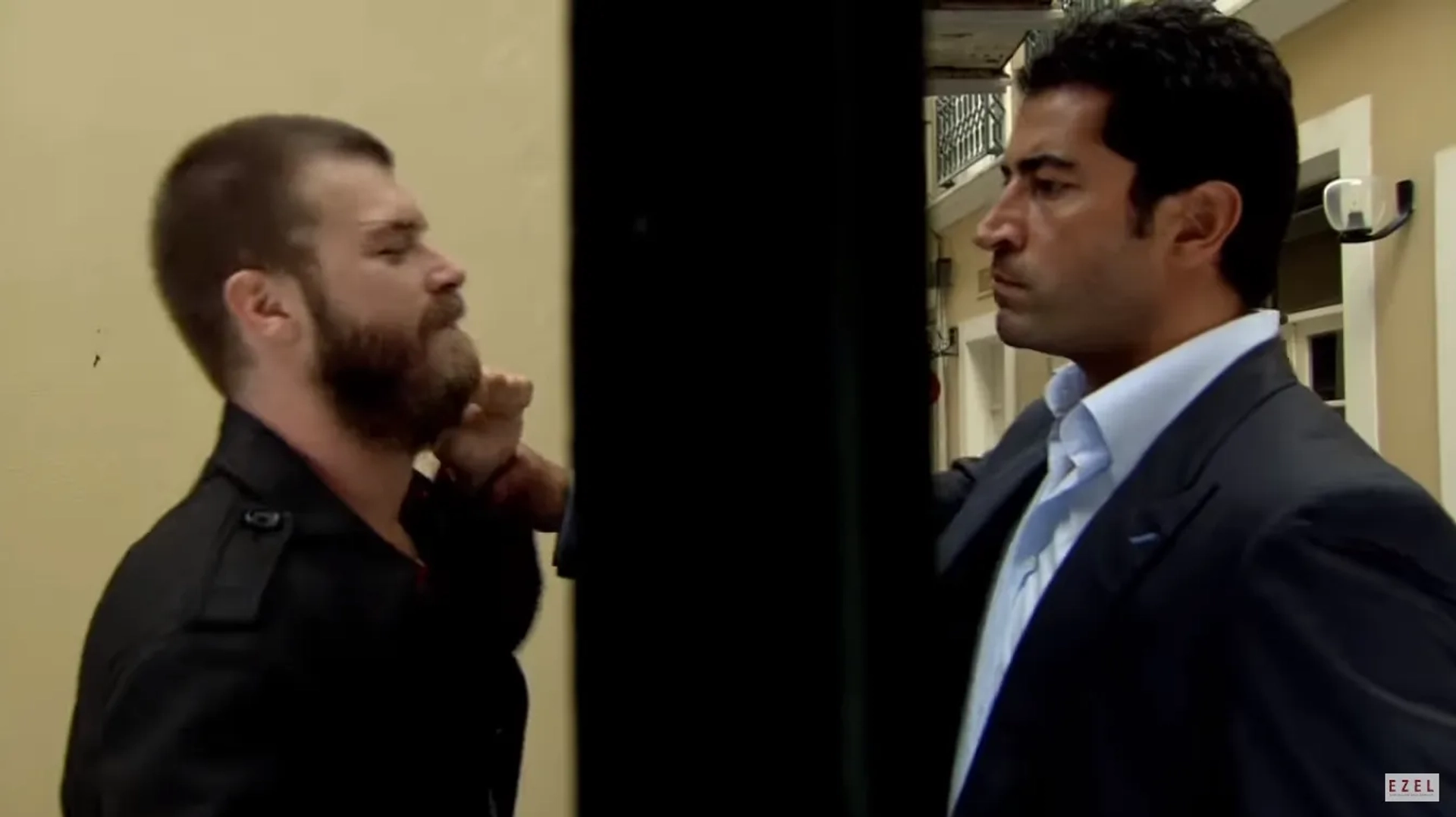 Kenan Imirzalioglu and Kivanç Tatlitug in Ezel (2009)