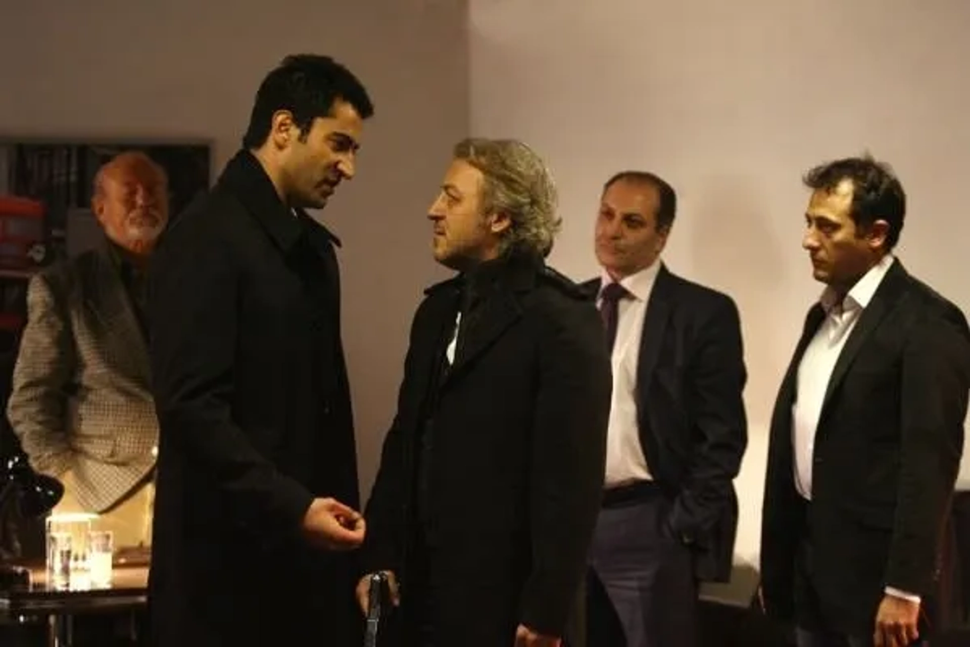 Kuzey Vargin, Kenan Imirzalioglu, Yigit Özsener, Baris Falay, and Taner Turan in Ezel (2009)