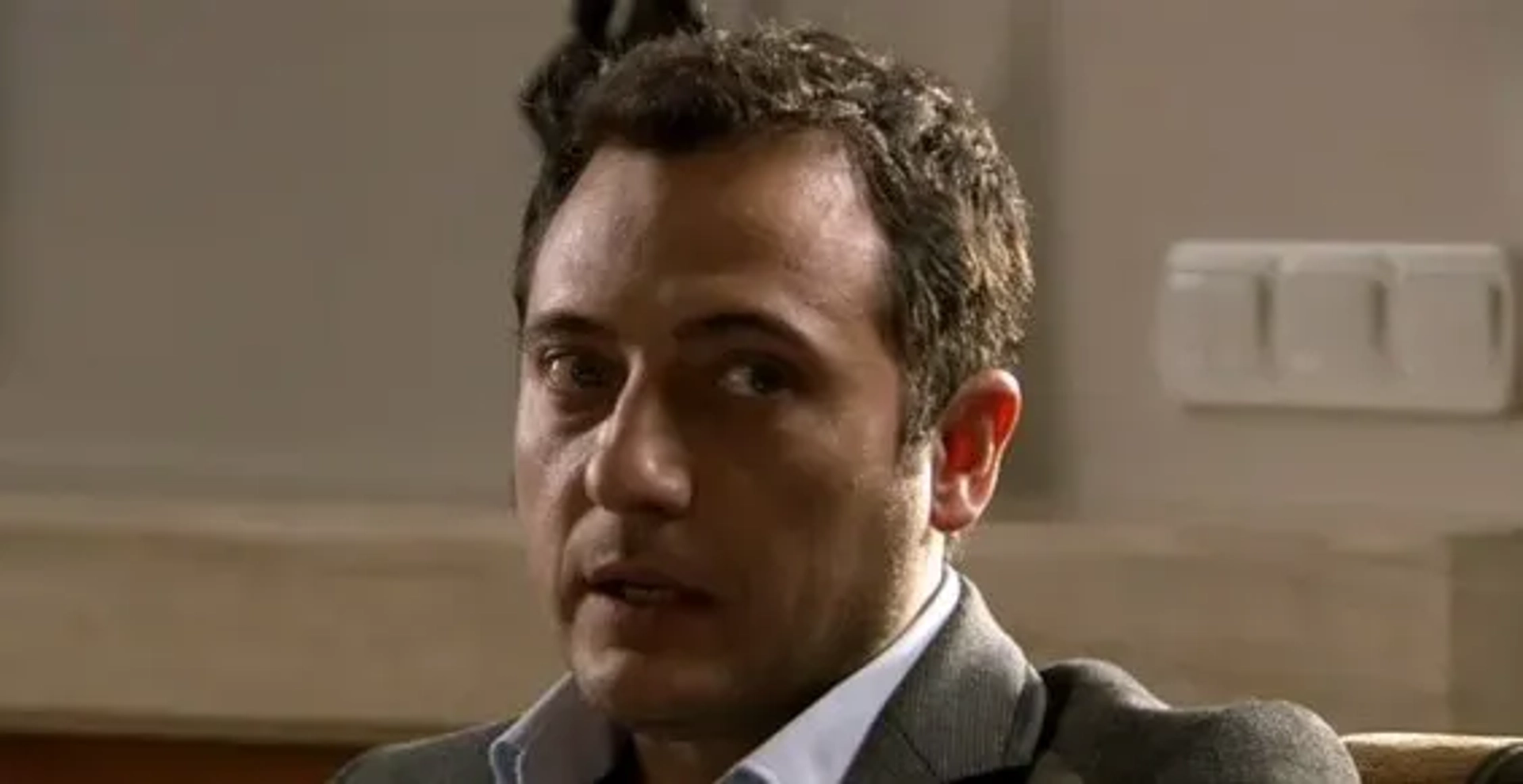 Yigit Özsener in Ezel (2009)