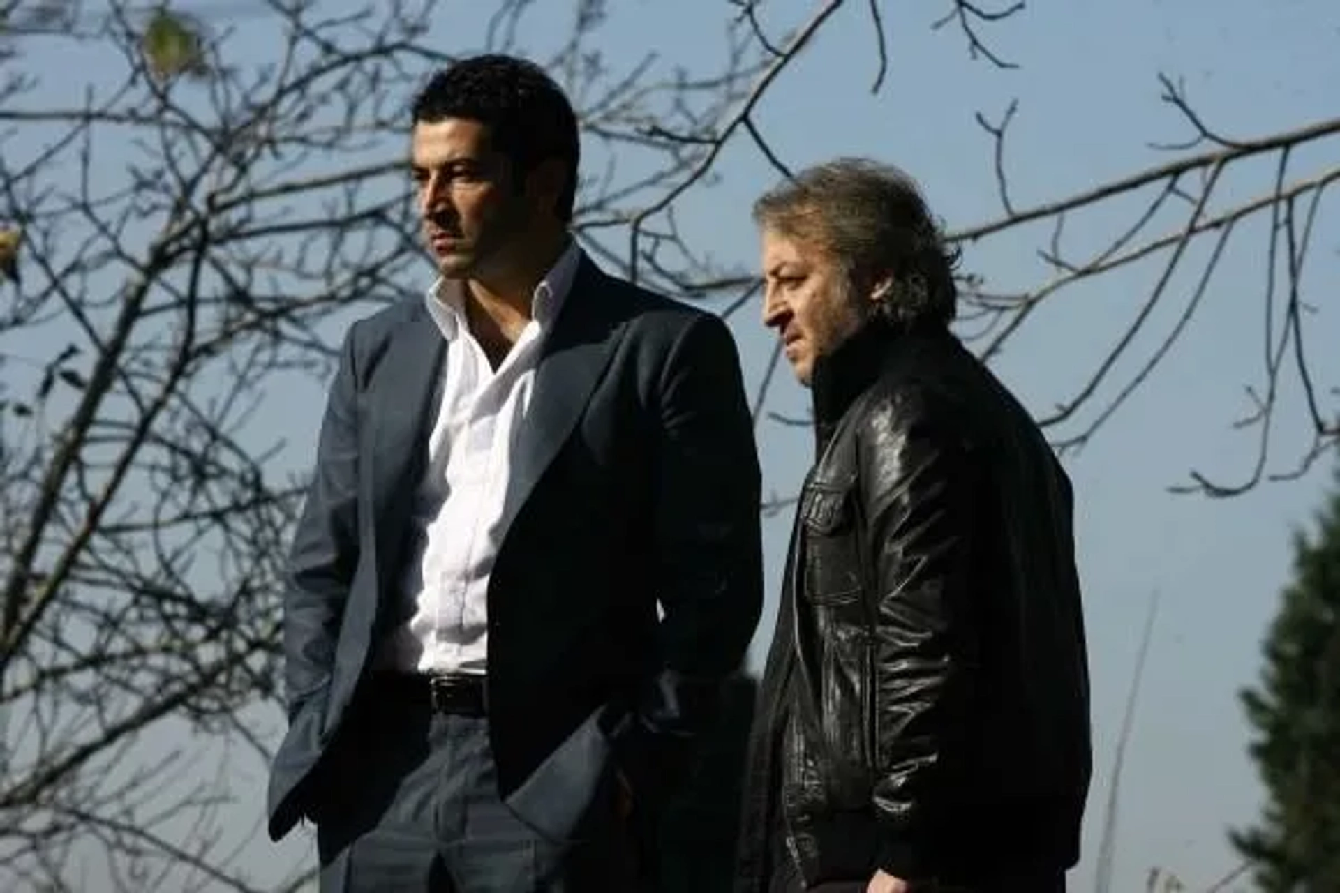 Kenan Imirzalioglu and Baris Falay in Ezel (2009)