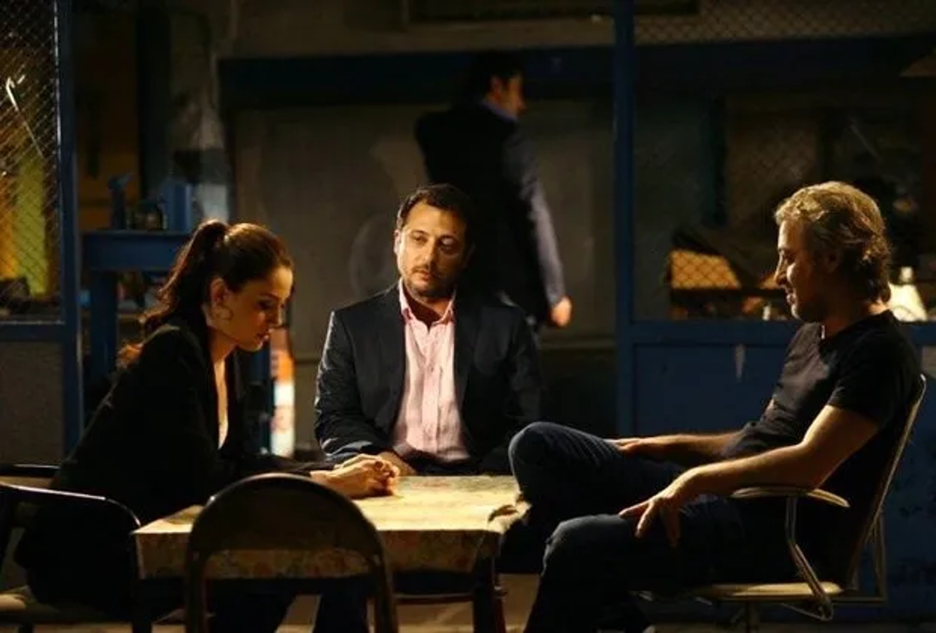 Yigit Özsener, Cansu Dere, and Baris Falay in Ezel (2009)