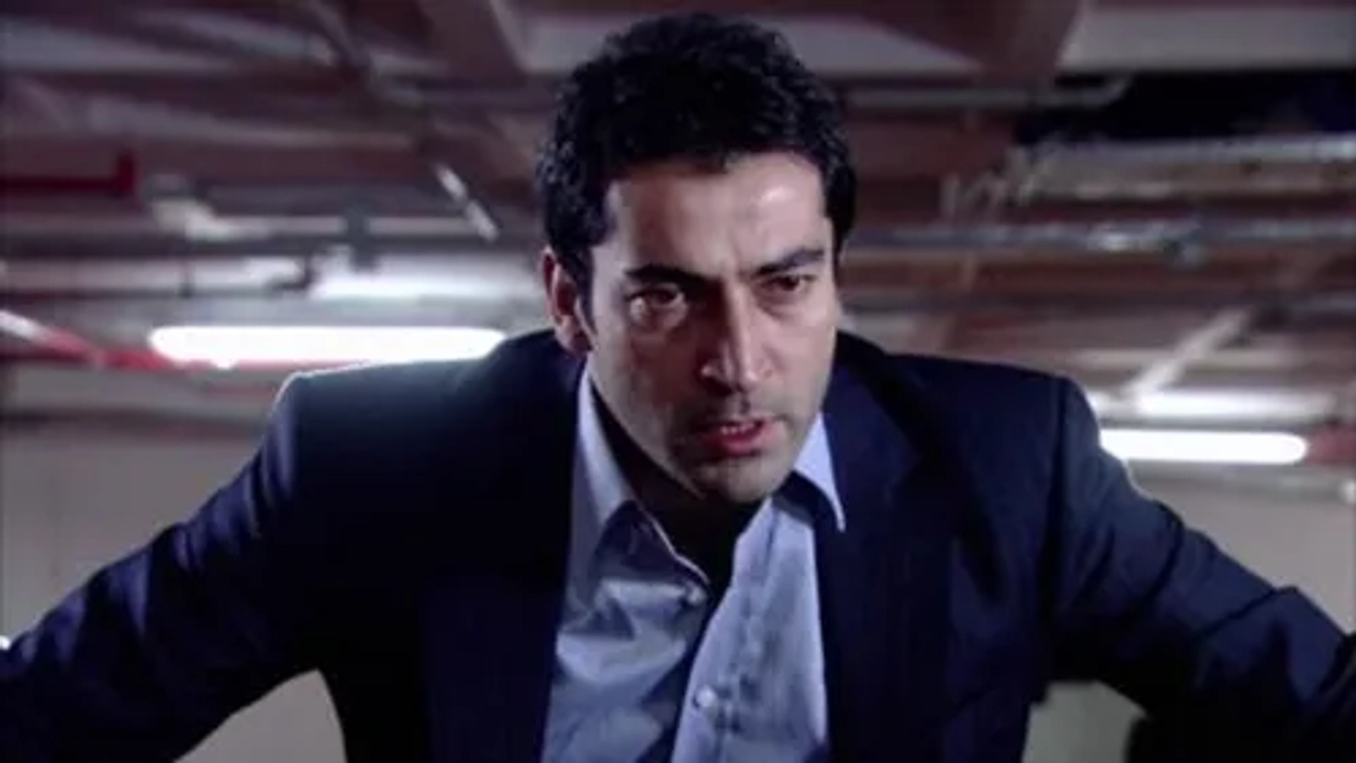 Kenan Imirzalioglu in Ezel (2009)