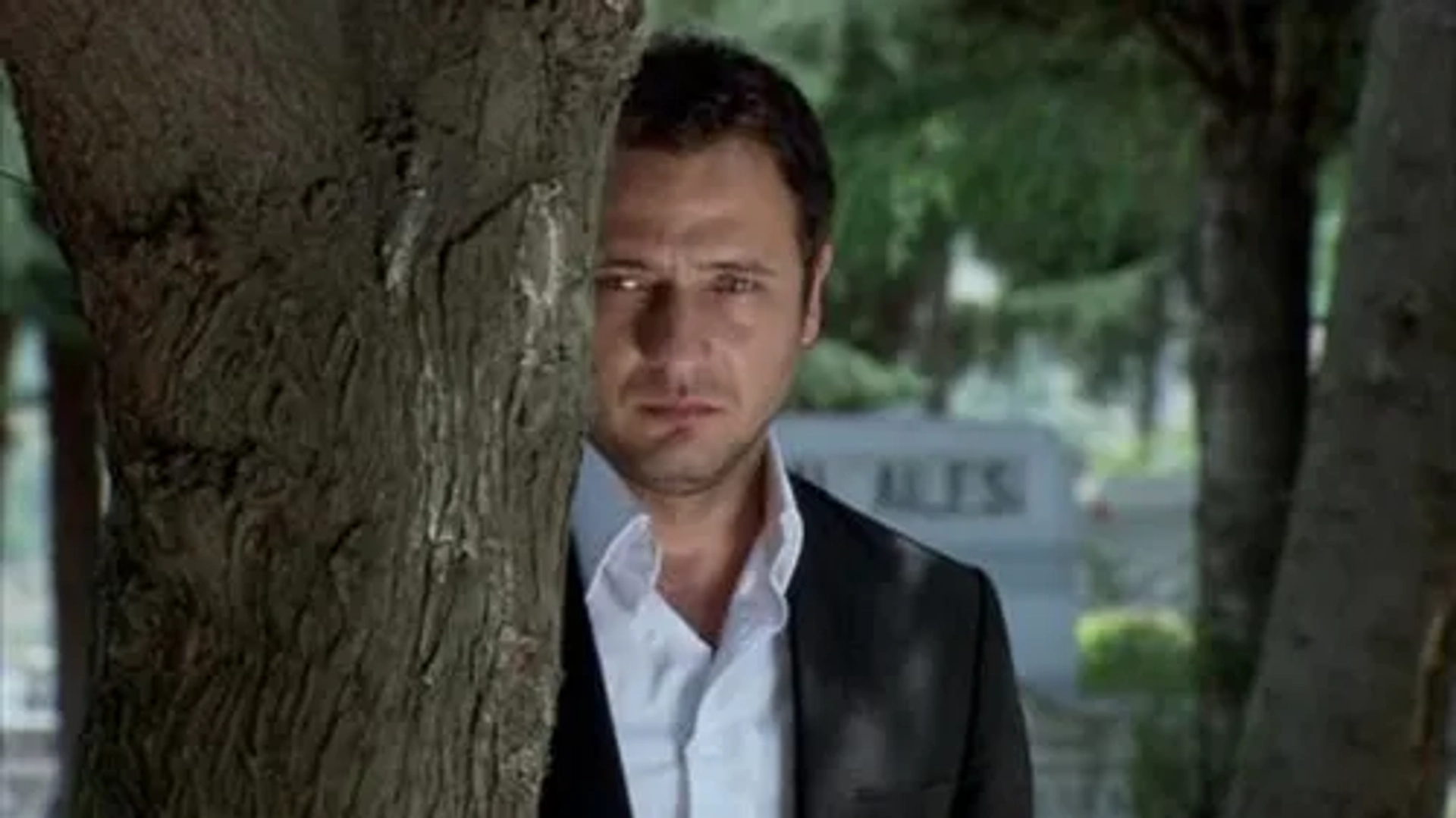 Yigit Özsener in Ezel (2009)