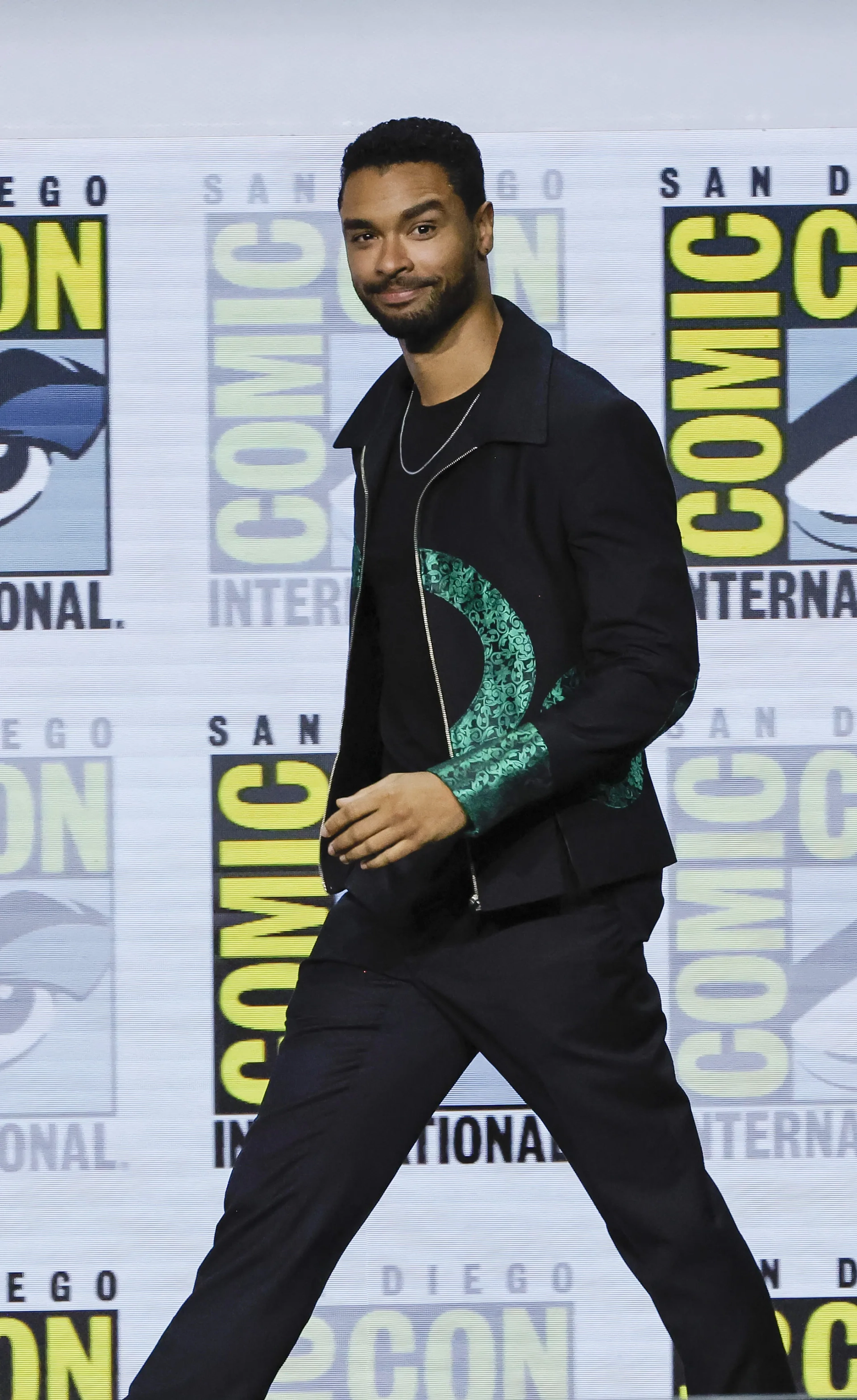 Regé-Jean Page at an event for Dungeons & Dragons: Honor Among Thieves (2023)