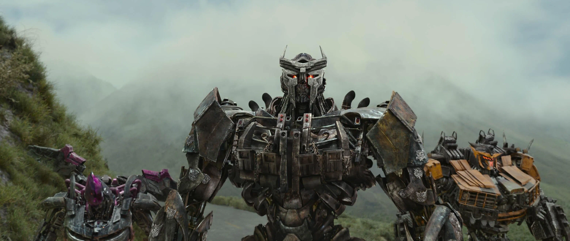 Peter Dinklage, David Sobolov, and Michaela Jaé (MJ) Rodriguez in Transformers: Rise of the Beasts (2023)