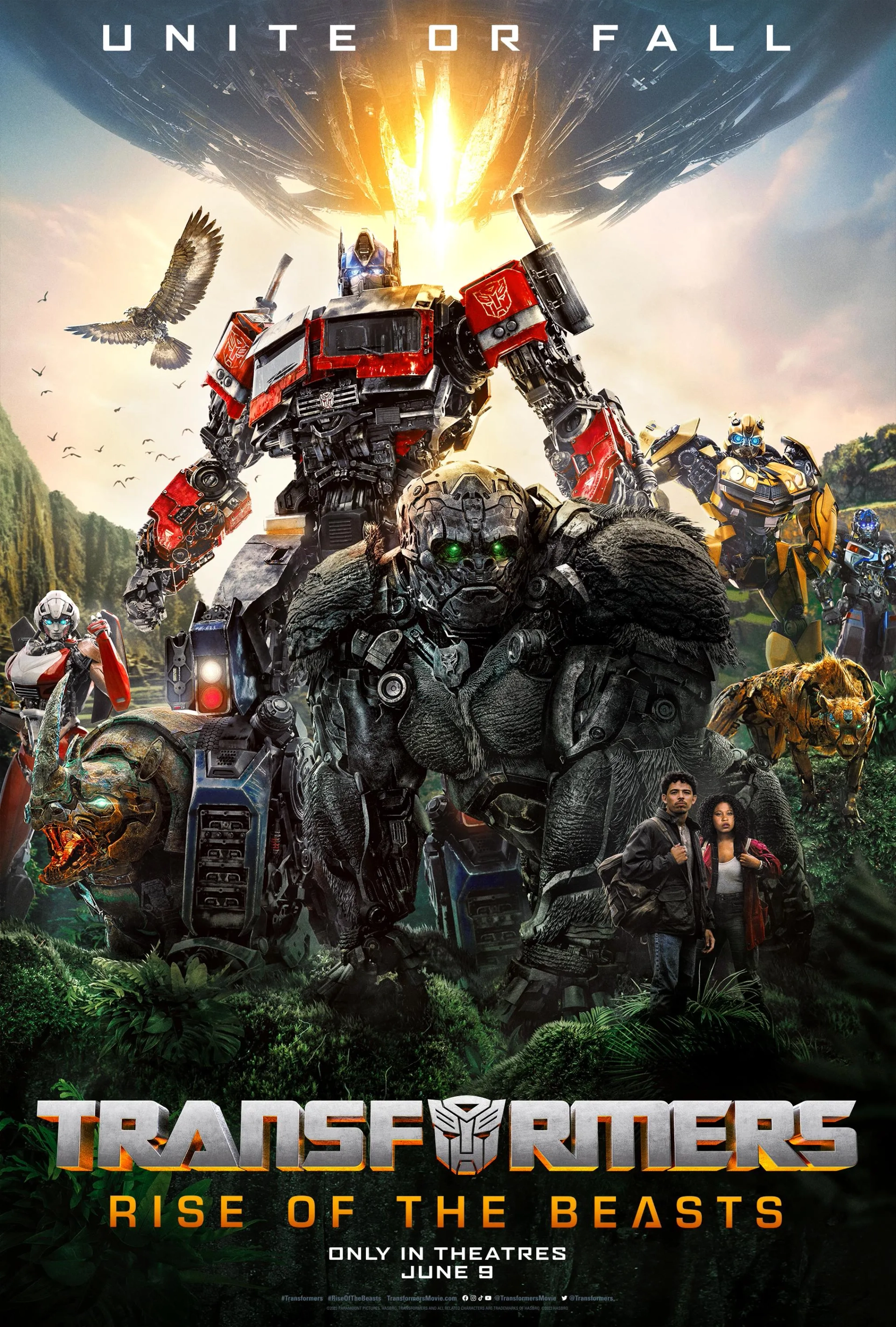 Ron Perlman, Michelle Yeoh, Peter Cullen, Pete Davidson, David Sobolov, Tongayi Chirisa, Dominique Fishback, Anthony Ramos, and Liza Koshy in Transformers: Rise of the Beasts (2023)