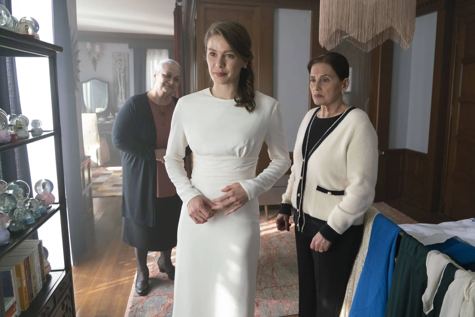 Nur Sürer, Nihal Menzil, and Burcu Biricik in Chrysalis (2021)