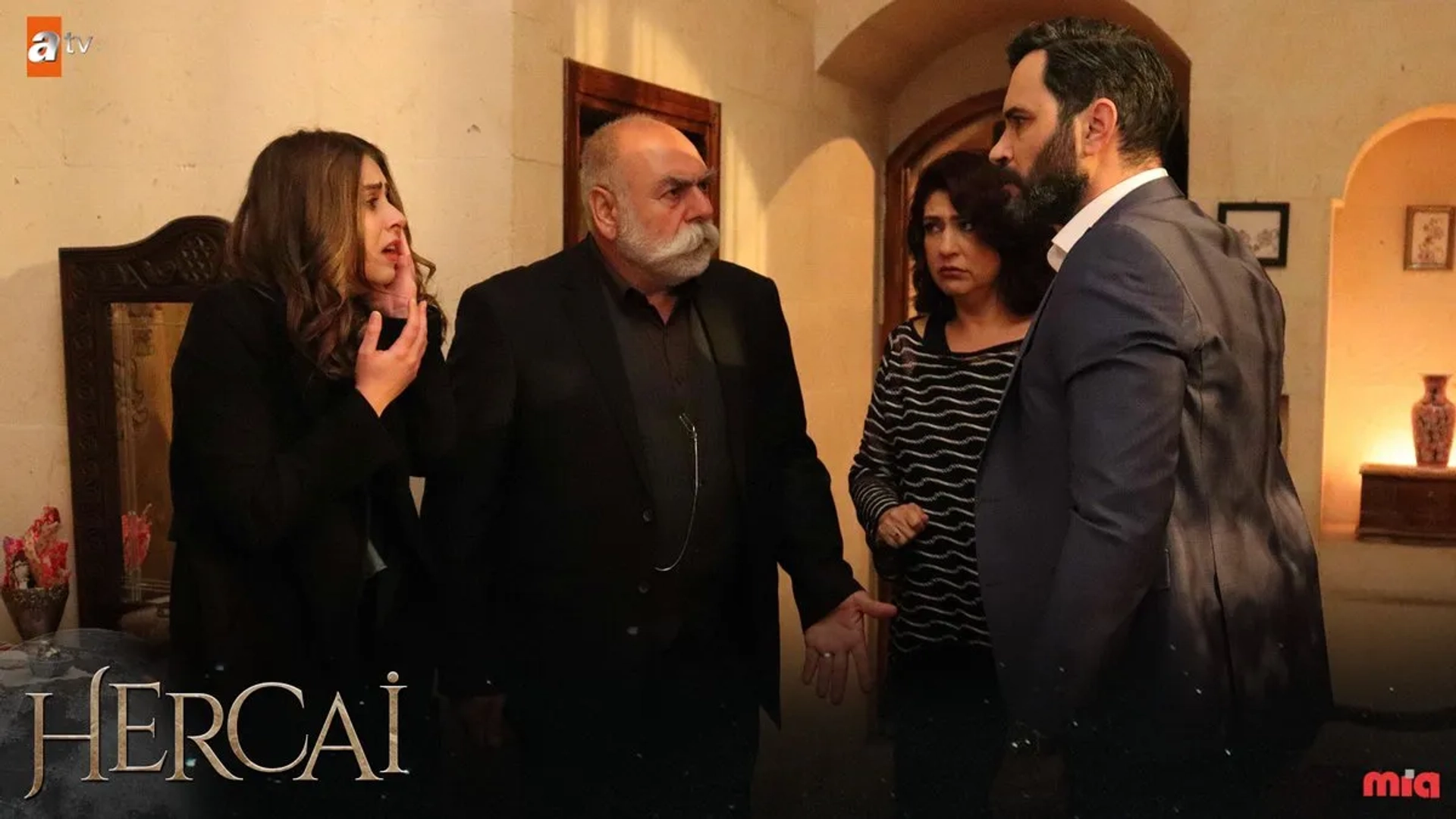 Macit Sonkan, Serdar Özer, Gülçin Hatihan, and Ilay Erkök in Hercai: 9.Bölüm (2019)