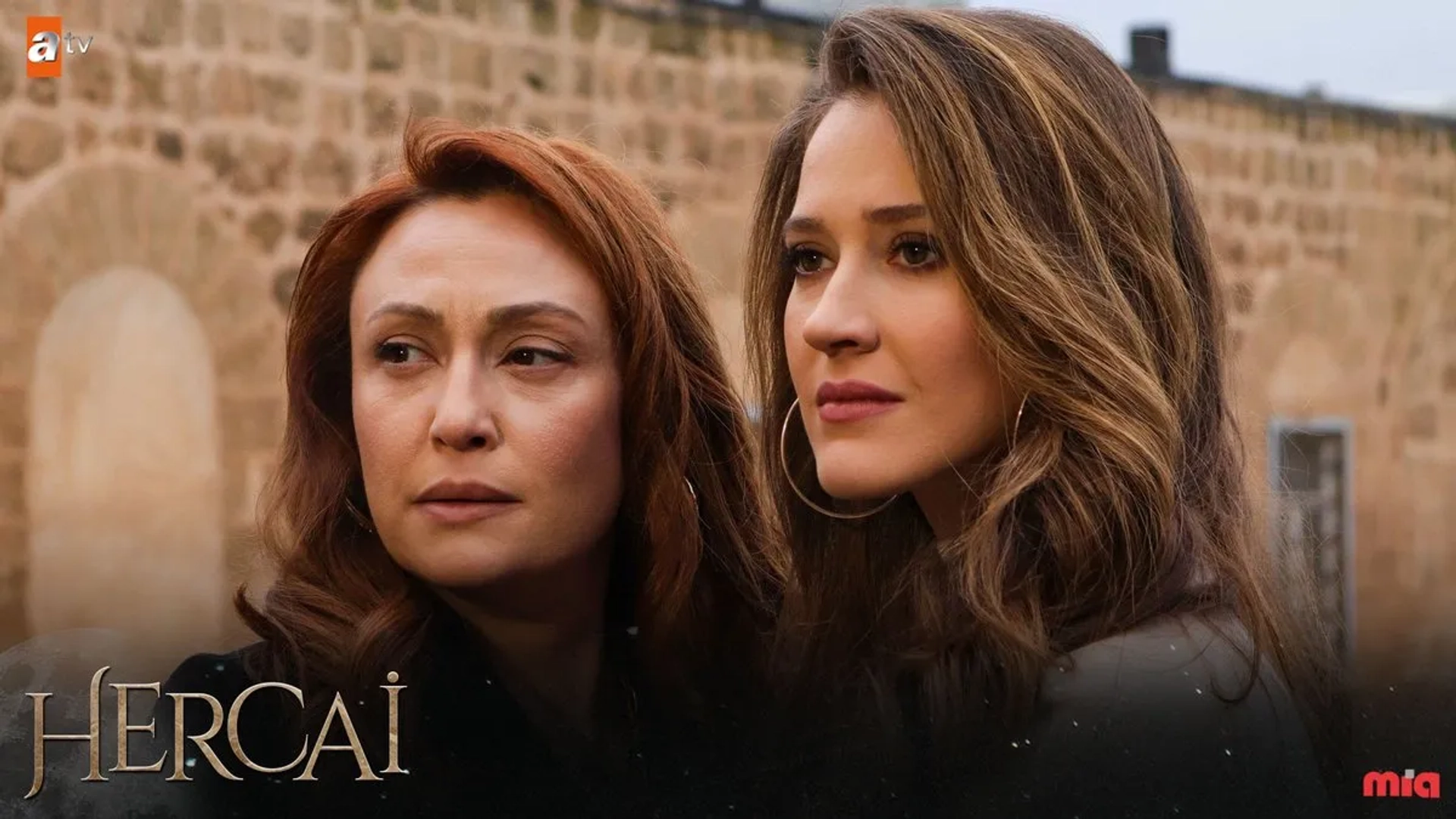 Gülçin Santircioglu and Oya Unustasi in Hercai (2019)