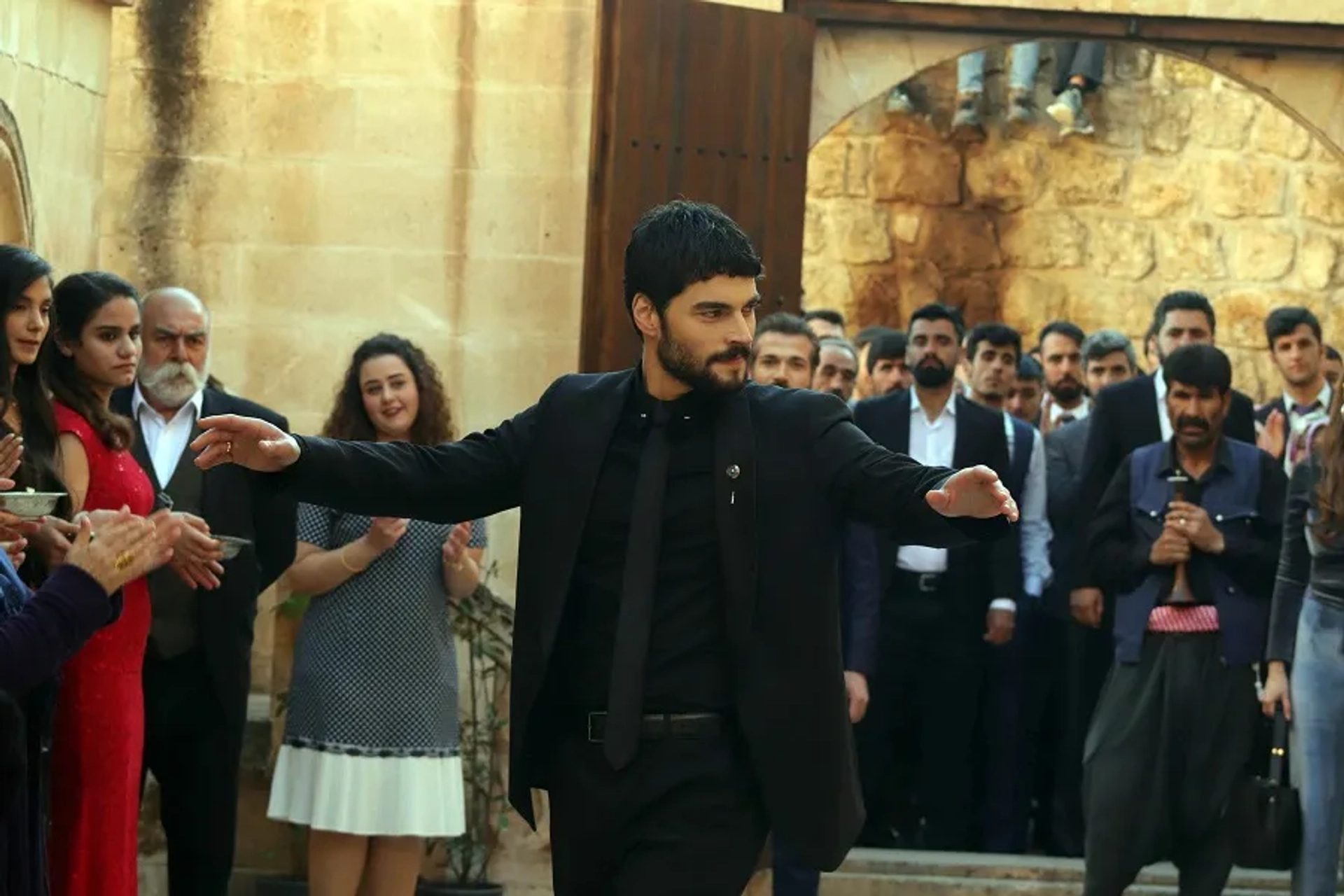 Macit Sonkan, Cahit Gök, and Akin Akinözü in Hercai (2019)