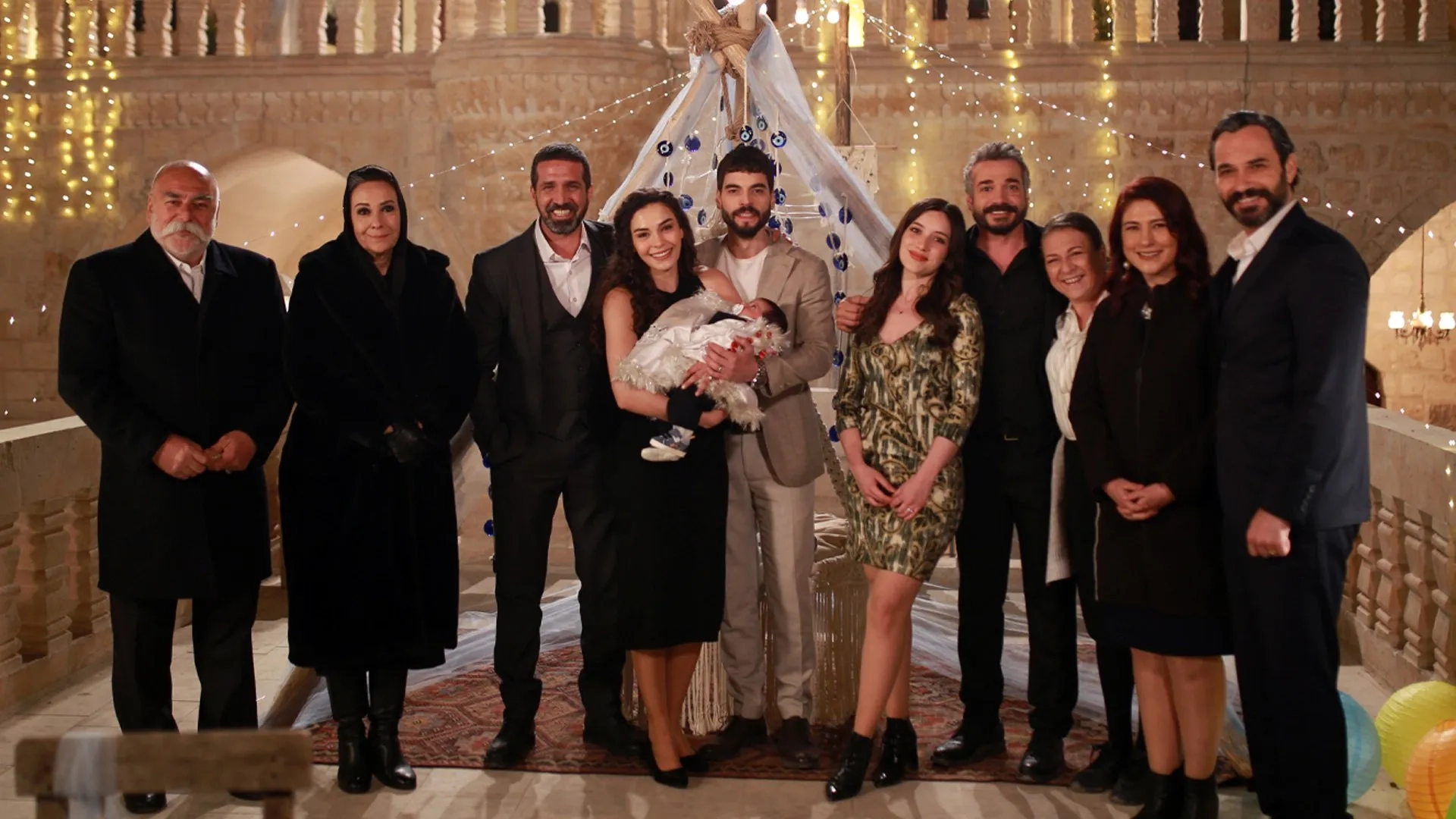 Macit Sonkan, Ayda Aksel, Dilaray Yesilyaprak, Baris Yalçin, Serdar Özer, Günes Hayat, Gülçin Hatihan, Cahit Gök, Akin Akinözü, and Ebru Sahin in Hercai: 68.Bölüm (2021)