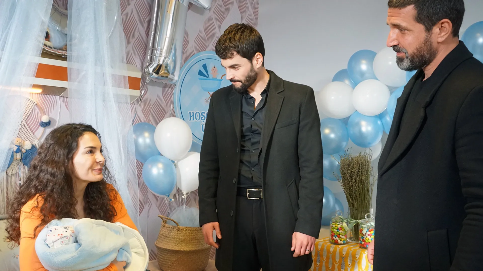 Baris Yalçin, Akin Akinözü, and Ebru Sahin in Hercai: 66.Bölüm (2021)