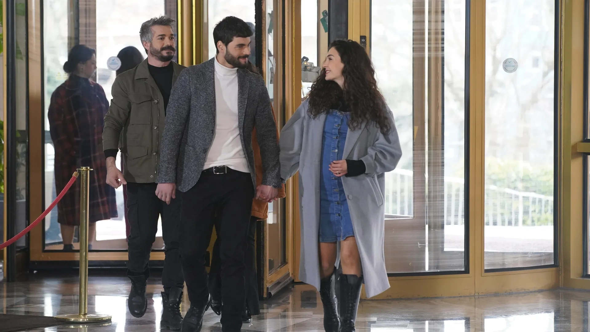 Cahit Gök, Akin Akinözü, and Ebru Sahin in Hercai: 65.Bölüm (2021)