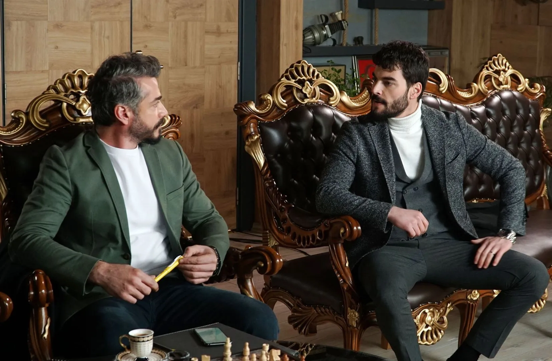 Cahit Gök and Akin Akinözü in Hercai: 61.Bölüm (2021)