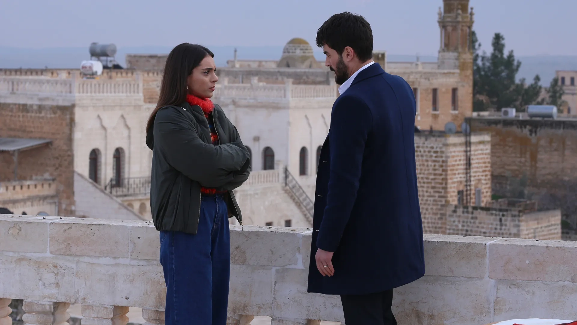 Akin Akinözü and Sera Kutlubey in Hercai: 63.Bölüm (2021)