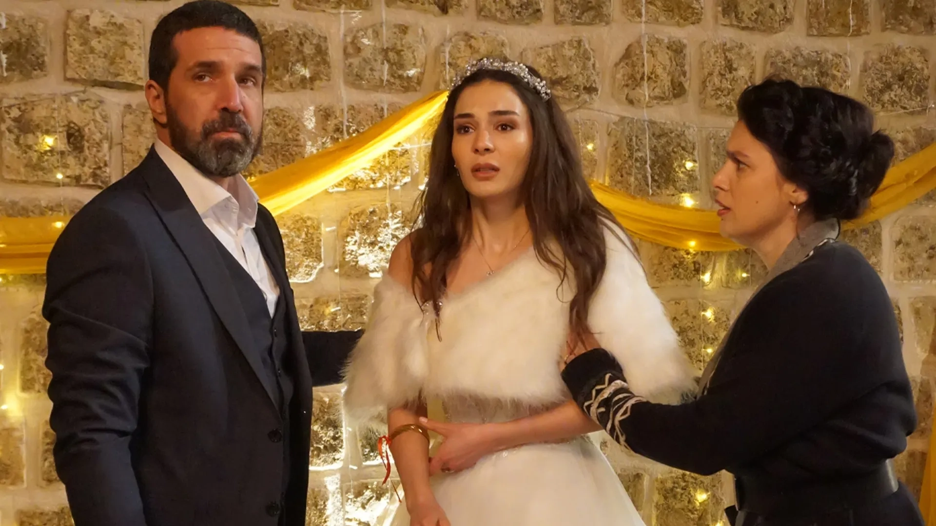 Feride Çetin, Baris Yalçin, and Ebru Sahin in Hercai: 63.Bölüm (2021)