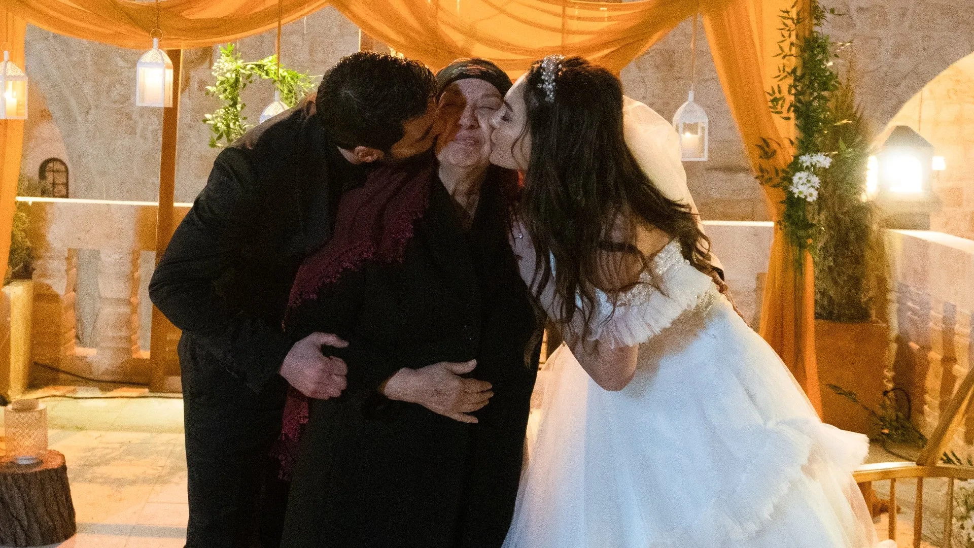 Güven Hokna, Akin Akinözü, and Ebru Sahin in Hercai: 62.Bölüm (2021)