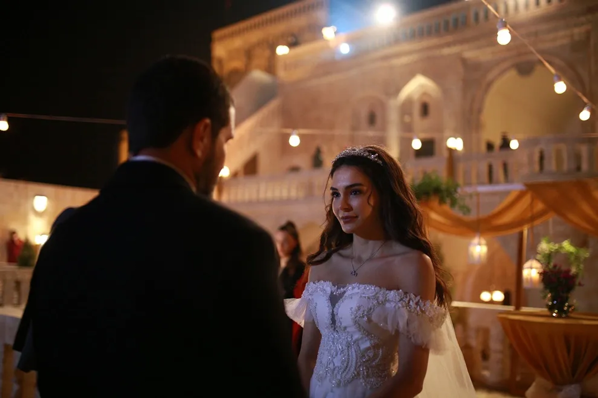 Baris Yalçin and Ebru Sahin in Hercai: 62.Bölüm (2021)