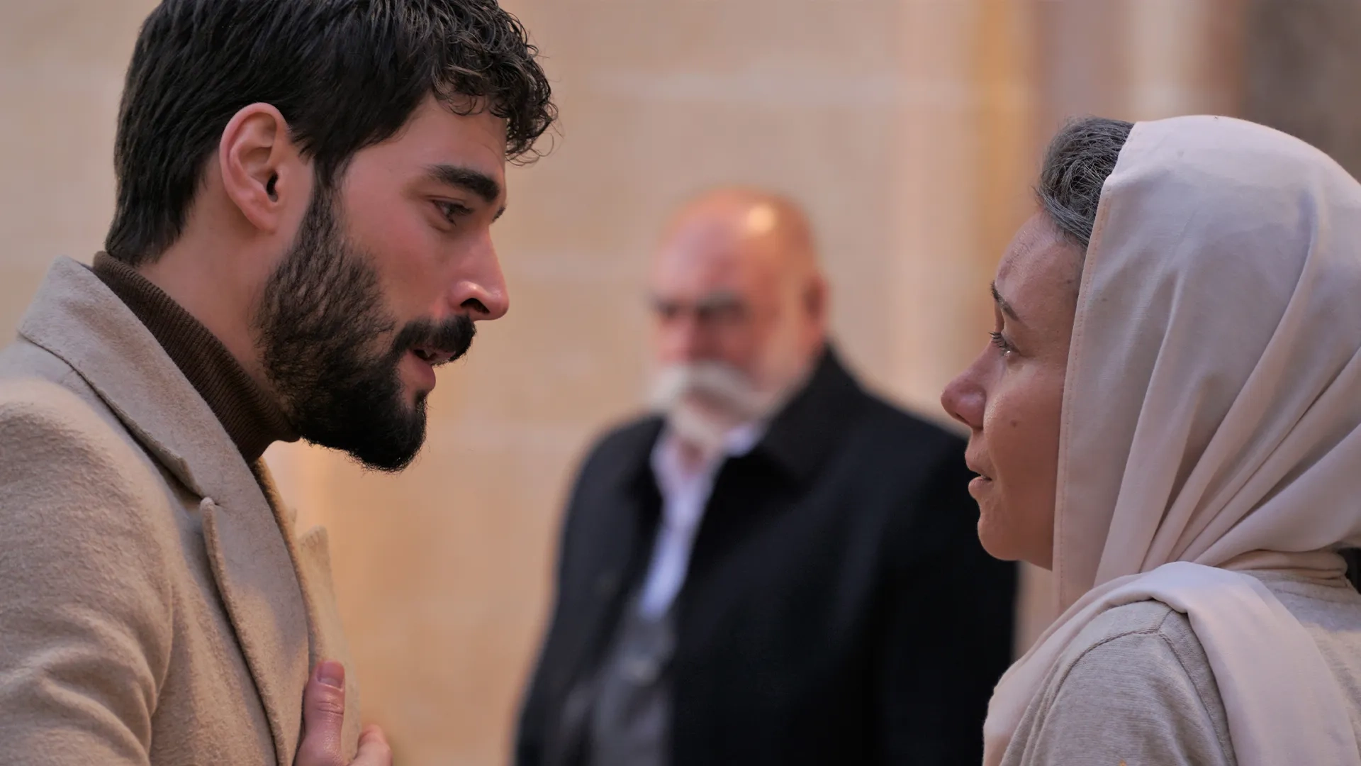 Aysun Metiner and Akin Akinözü in Hercai: 55.Bölüm (2021)