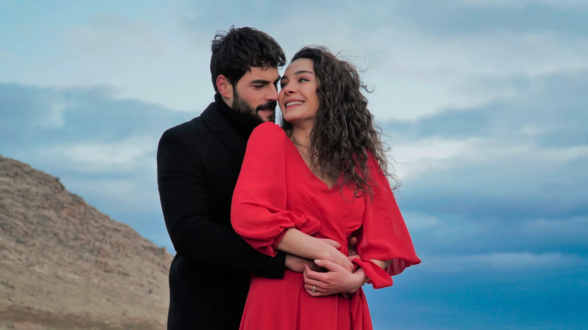 Akin Akinözü and Ebru Sahin in Hercai: 56.Bölüm (2021)