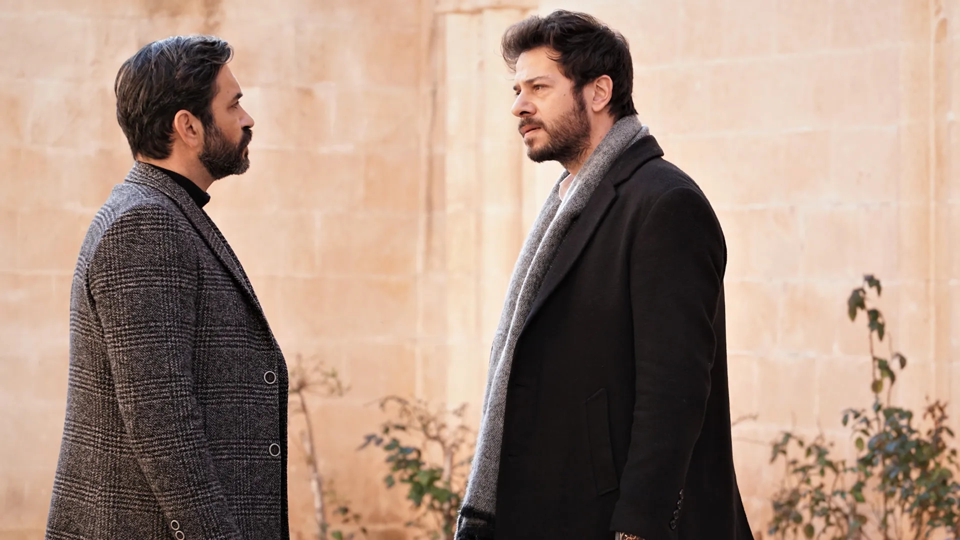 Serdar Özer and Ahmet Tansu Tasanlar in Hercai: 58.Bölüm (2021)