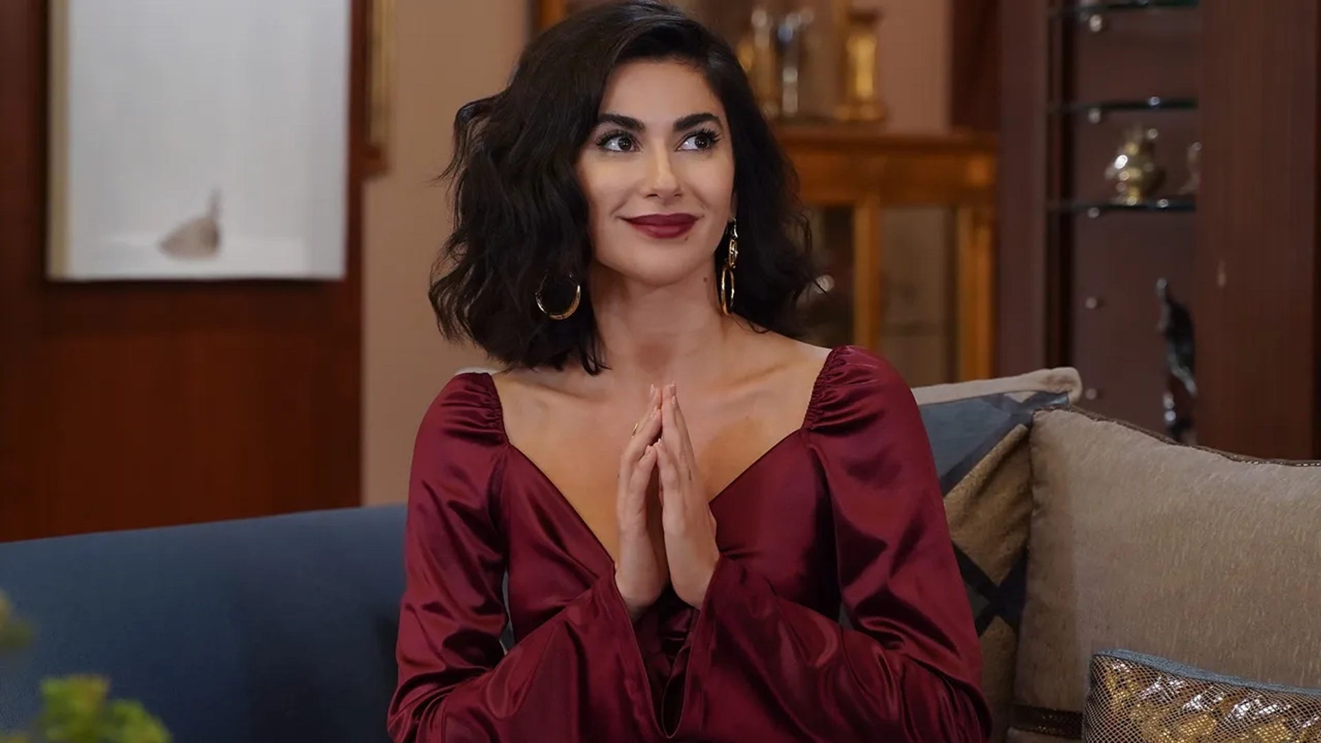 Nesrin Cavadzade in Forbidden Apple: Episode #4.12 (2020)